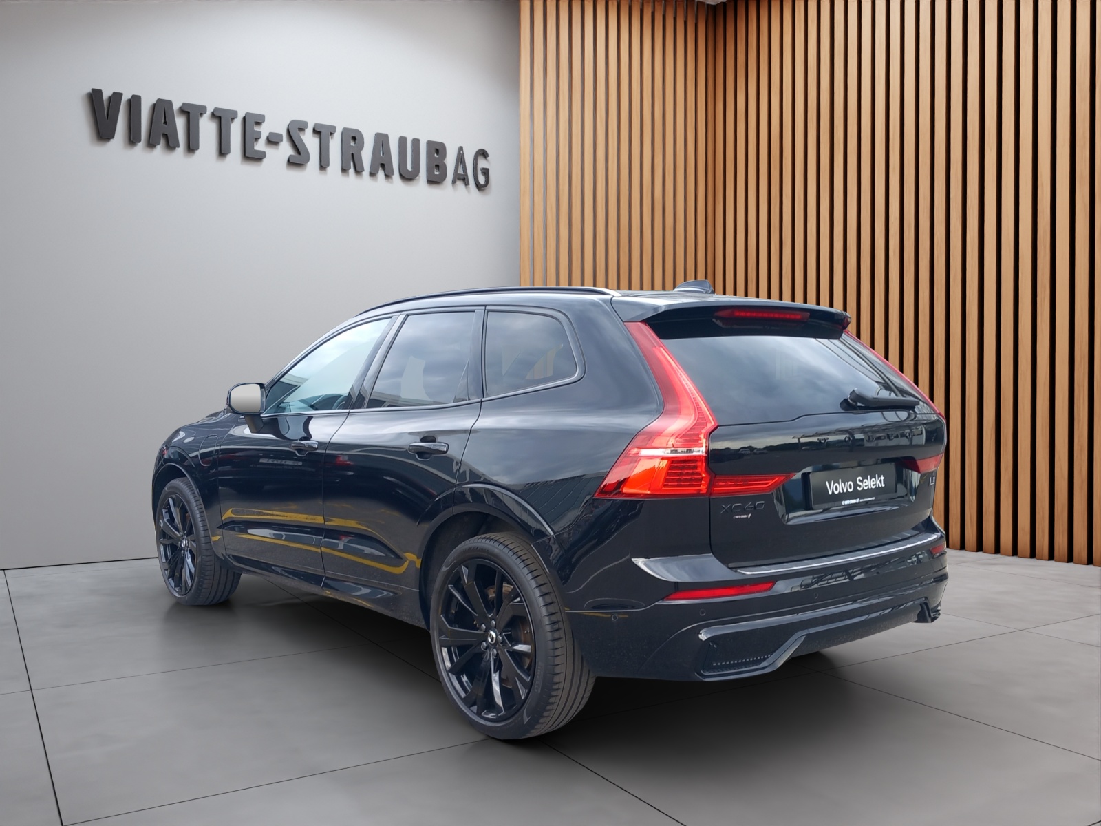 VOLVO XC60 2.0 T8 TE XCENTRIC Black Edition eAWD-image-4