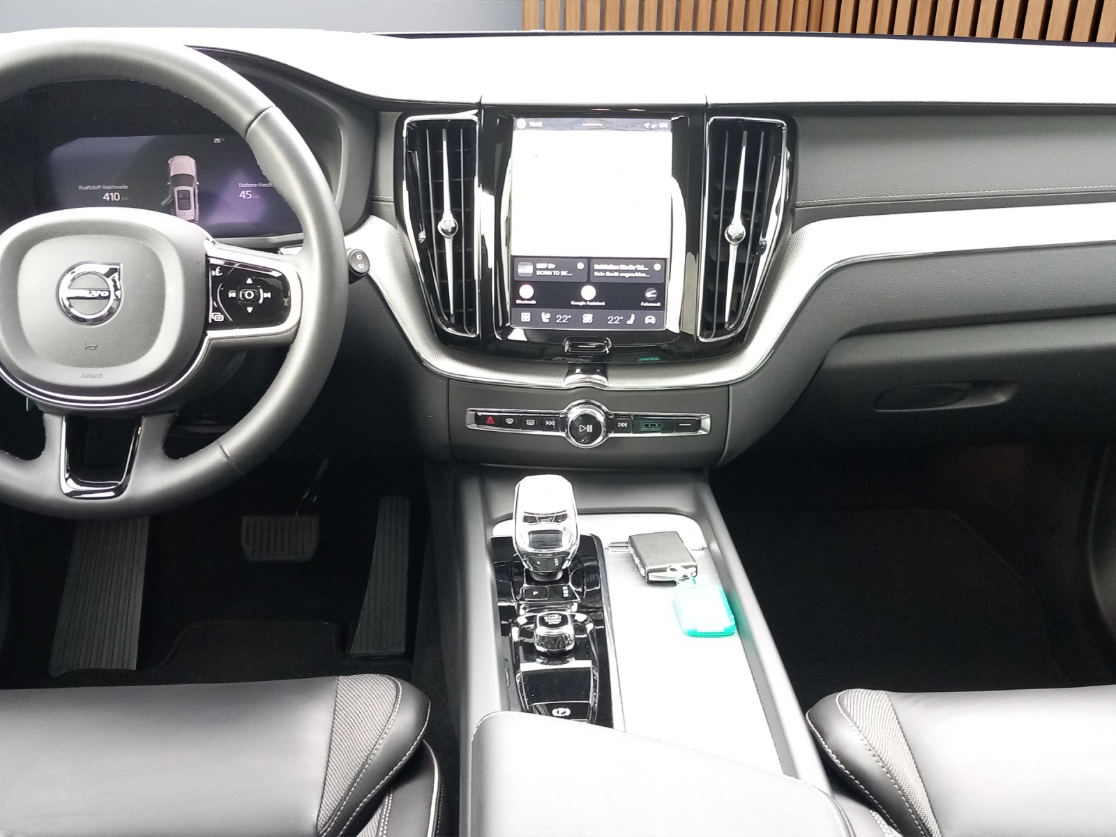 VOLVO XC60 2.0 T8 TE XCENTRIC Black Edition eAWD-image-12