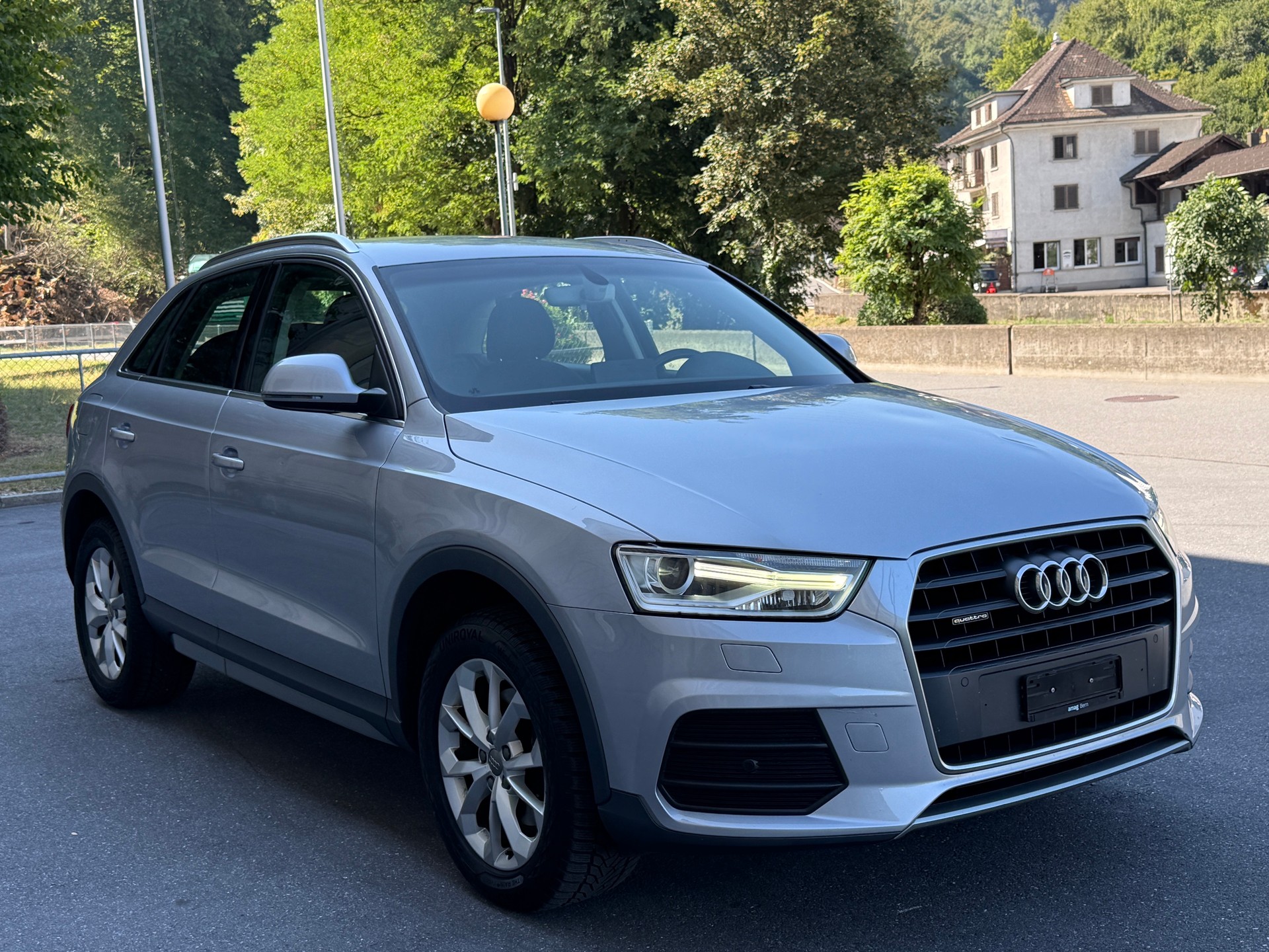 AUDI Q3 2.0 TDI design quattro S-tronic-image-11