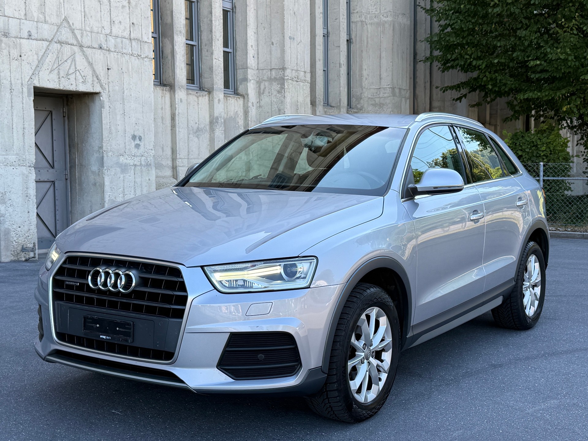 AUDI Q3 2.0 TDI design quattro S-tronic-image-0