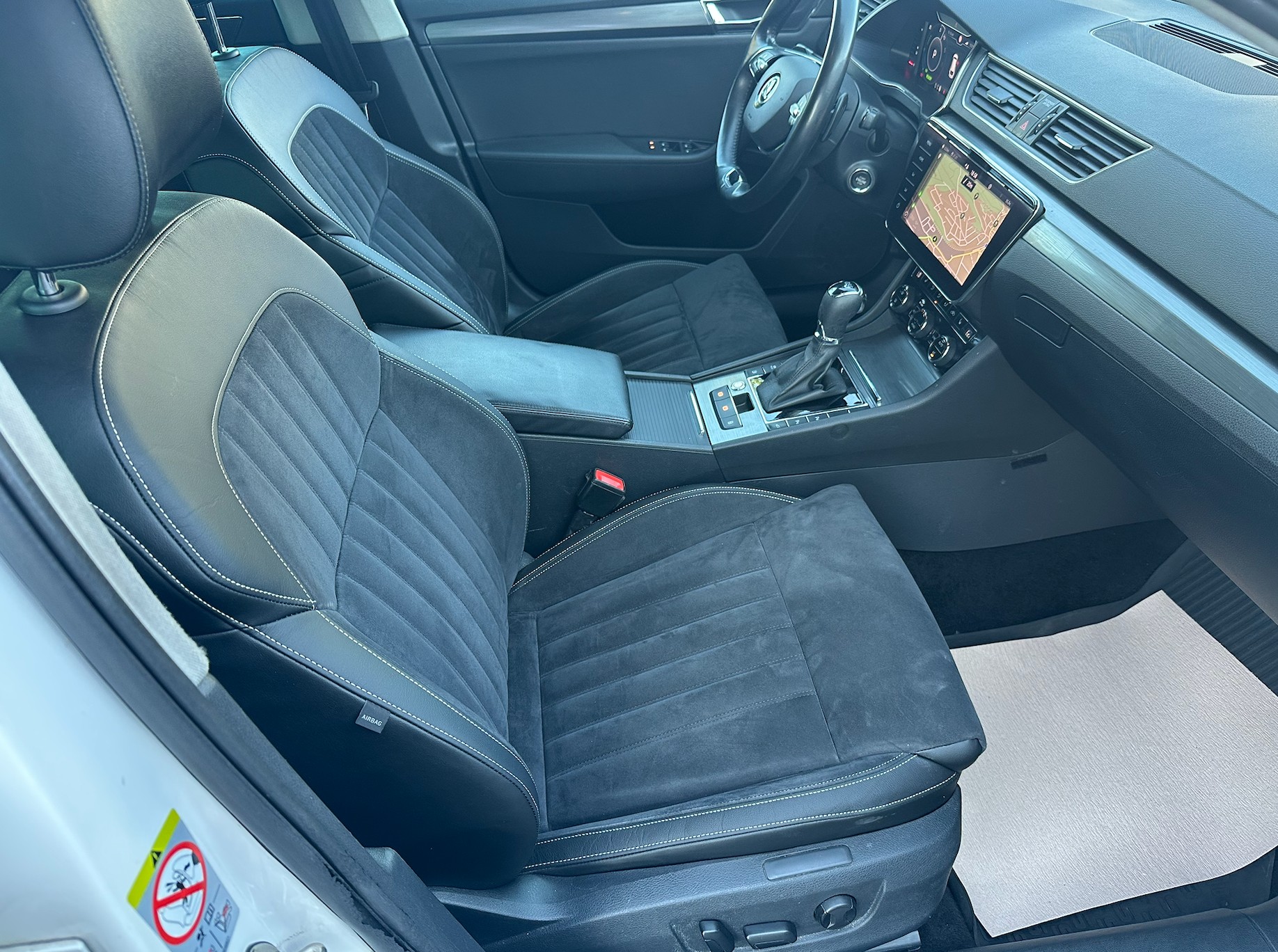 SKODA Superb 1.4 TSI Sport Line PHEV DSG-image-12