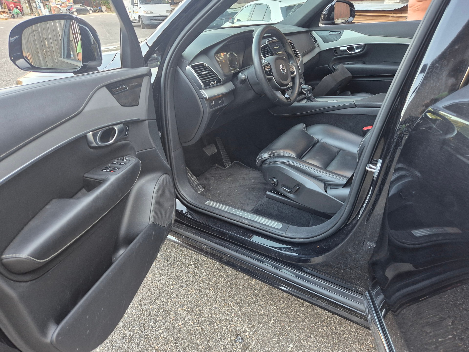 VOLVO XC90 Inscription Voll Ausstattung MFK-image-8