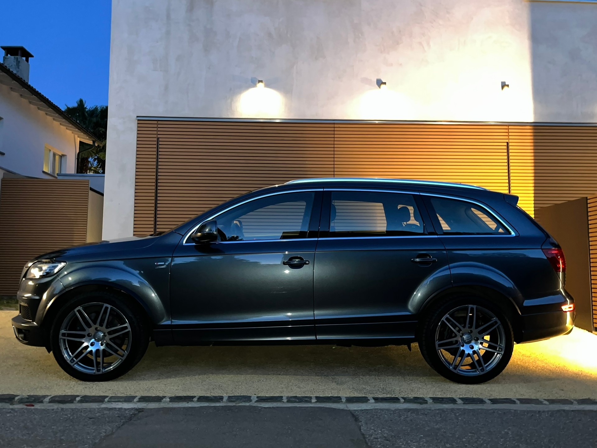 AUDI 3.0 V6 TDI q. T-Tr. add blue-image-0