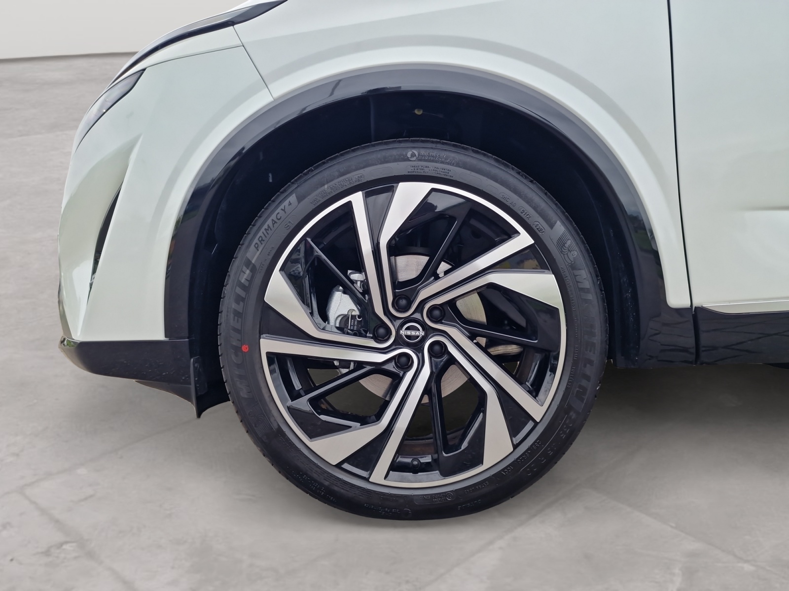 NISSAN Qashqai 1.3 DIG-T MHEV Tekna+ 4x4 Panorama-image-9