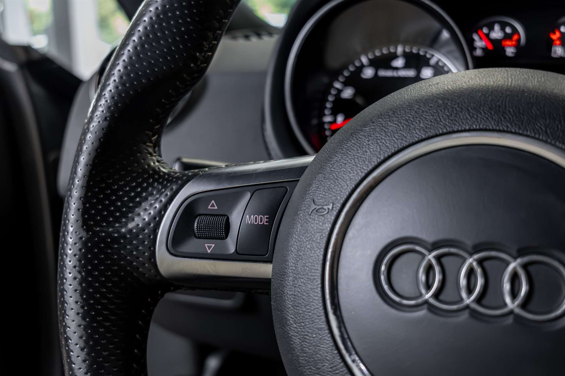 AUDI TT RS Coupé 2.5 TFSI quattro S-tronic-image-7
