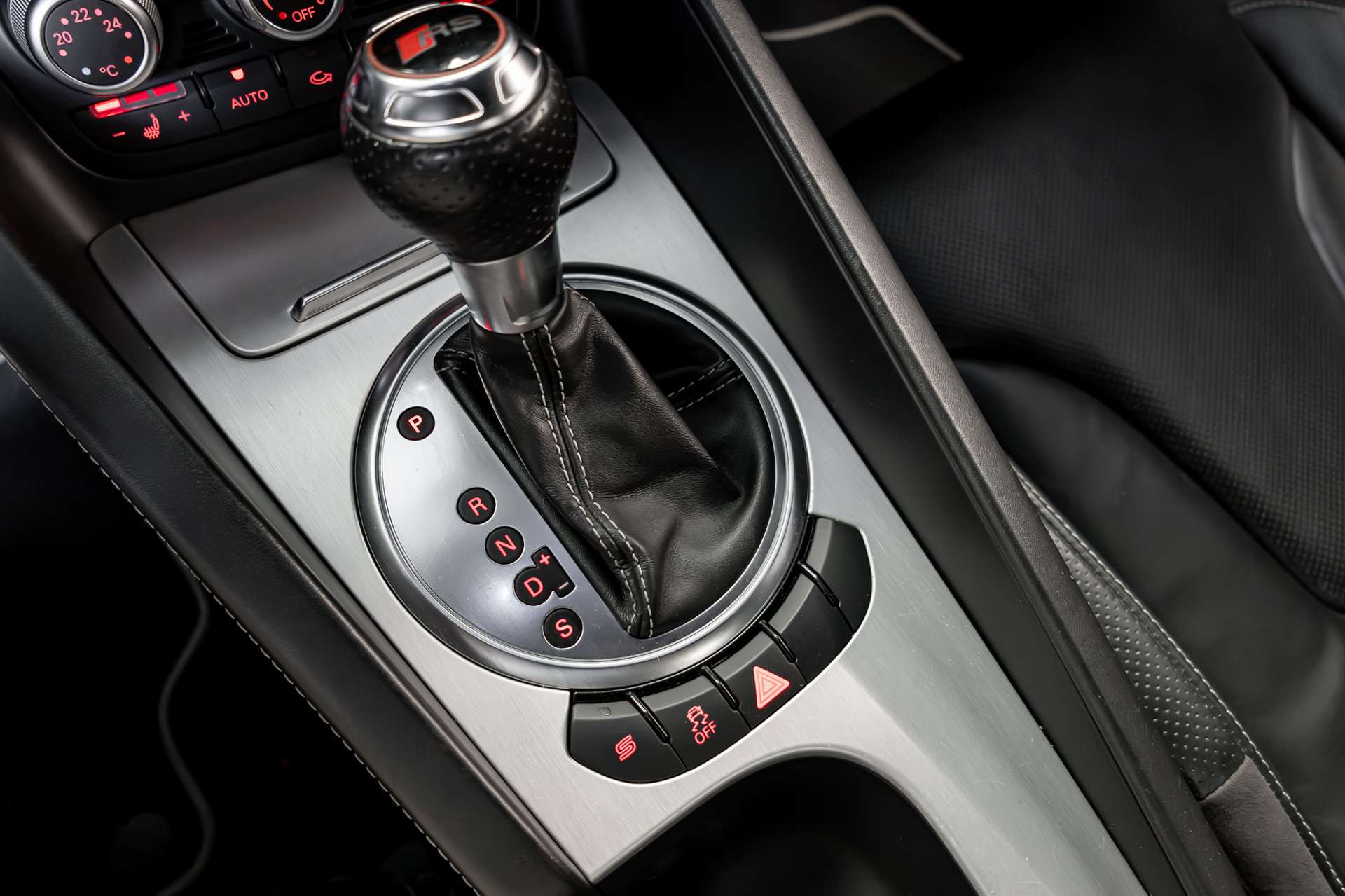 AUDI TT RS Coupé 2.5 TFSI quattro S-tronic-image-19