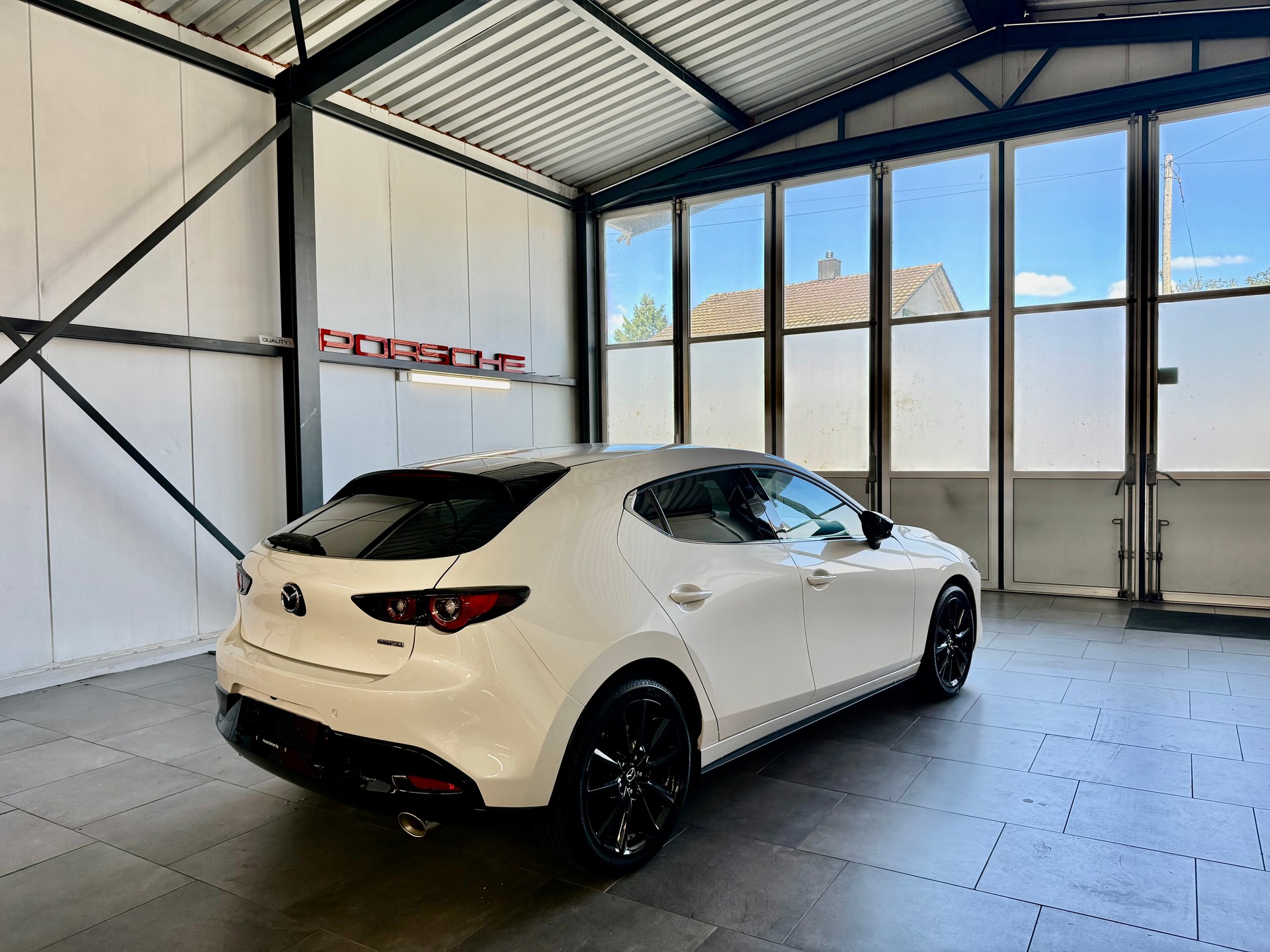 MAZDA 3 Hatchback SKYACTIV-X M Hybrid 186 AWD Homura Automat-image-3