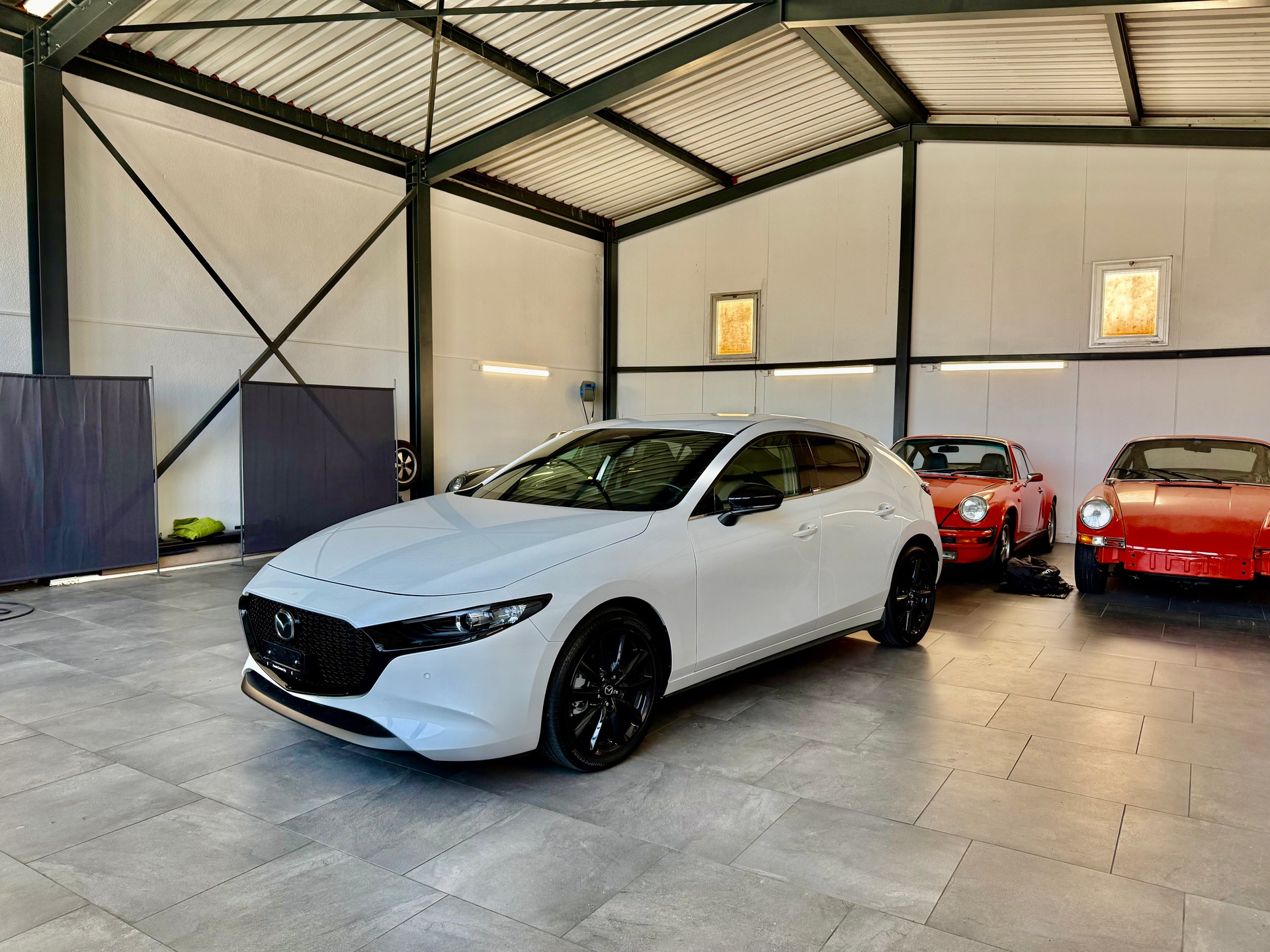 MAZDA 3 Hatchback SKYACTIV-X M Hybrid 186 AWD Homura Automat-image-2