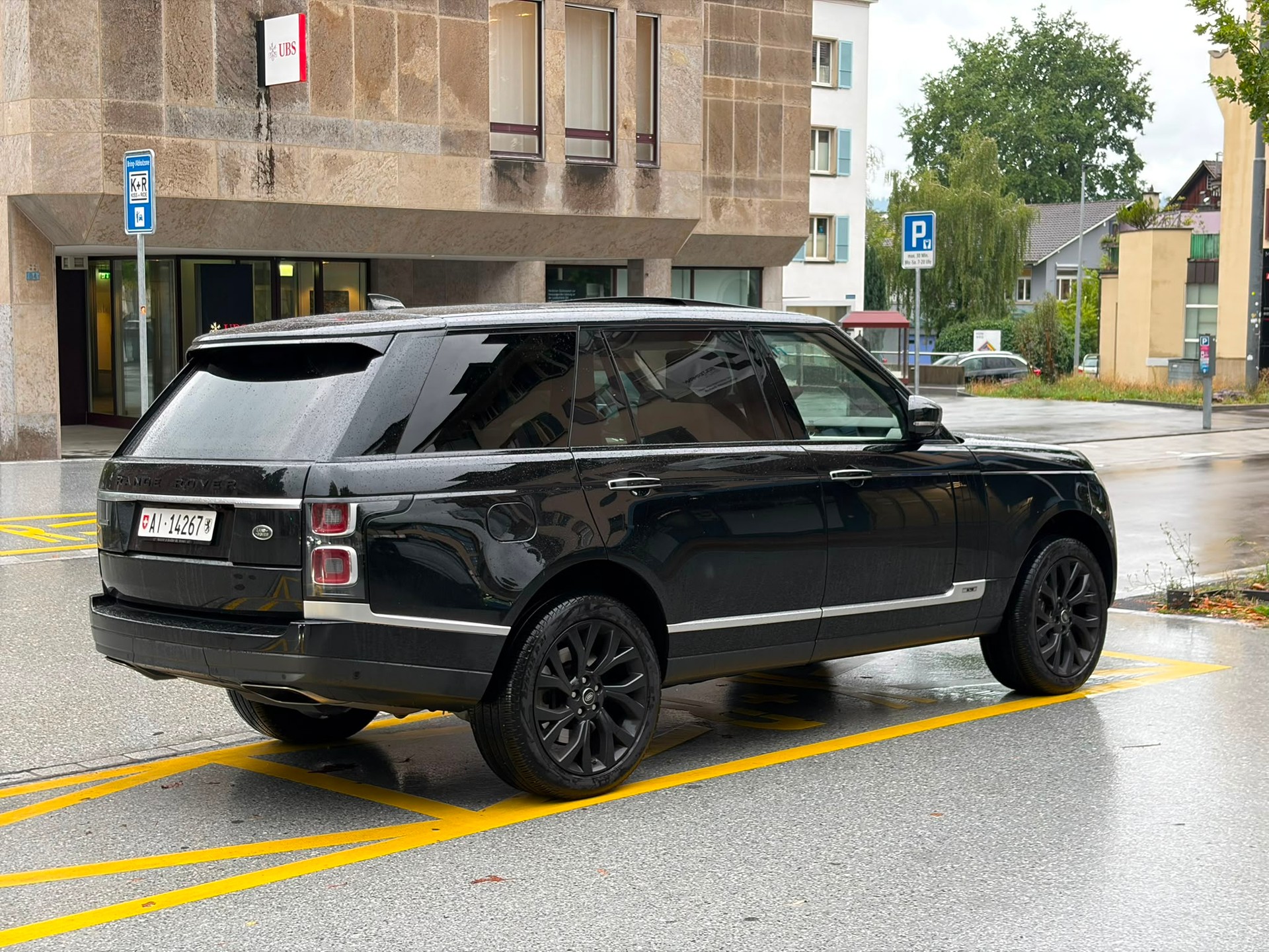 LAND ROVER 5.0 V8 SC Vogue LWB-image-1