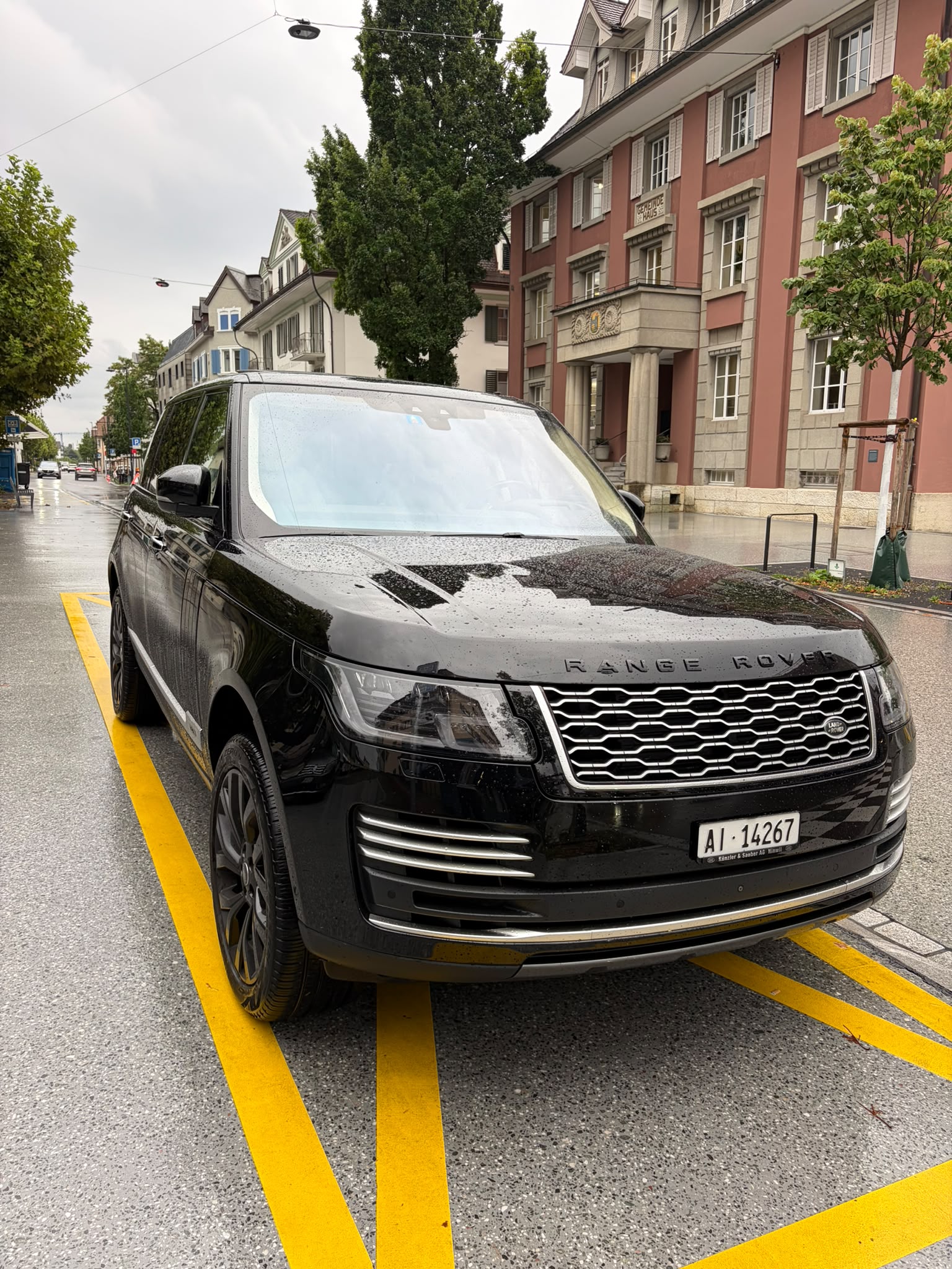 LAND ROVER 5.0 V8 SC Vogue LWB-image-0