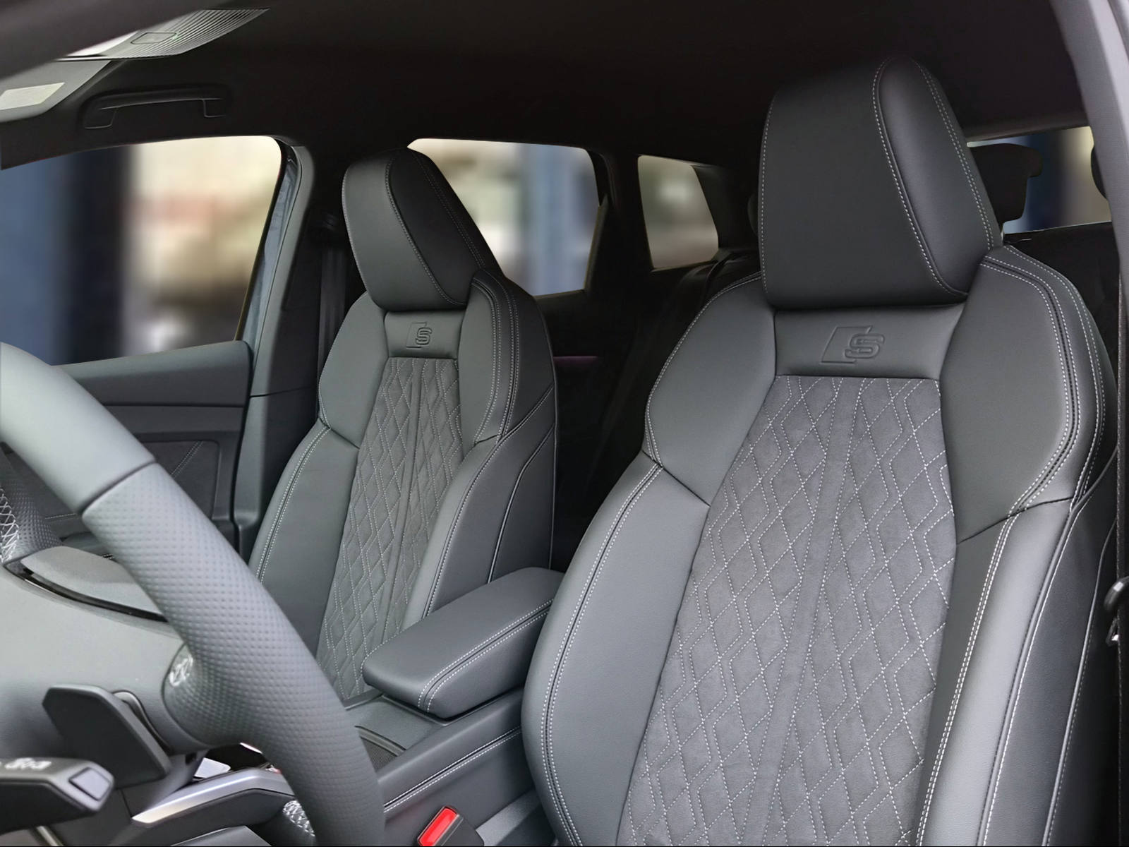 AUDI Q4 e-tron SUV quattro performance Attraction Tamboraggrau Metallic-image-7