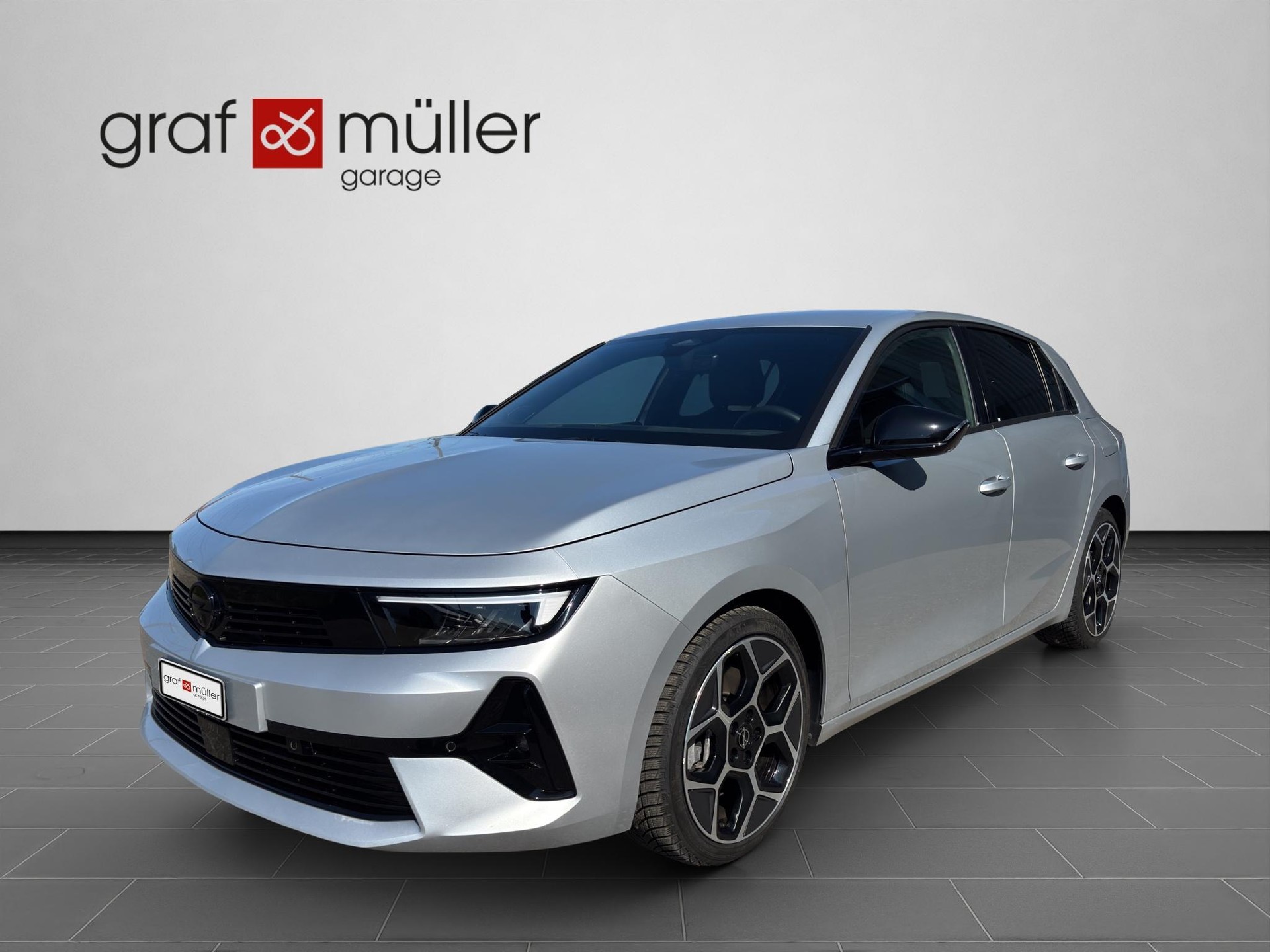 OPEL Astra 1.6 T PHEV 180 Swiss Plus-image-0