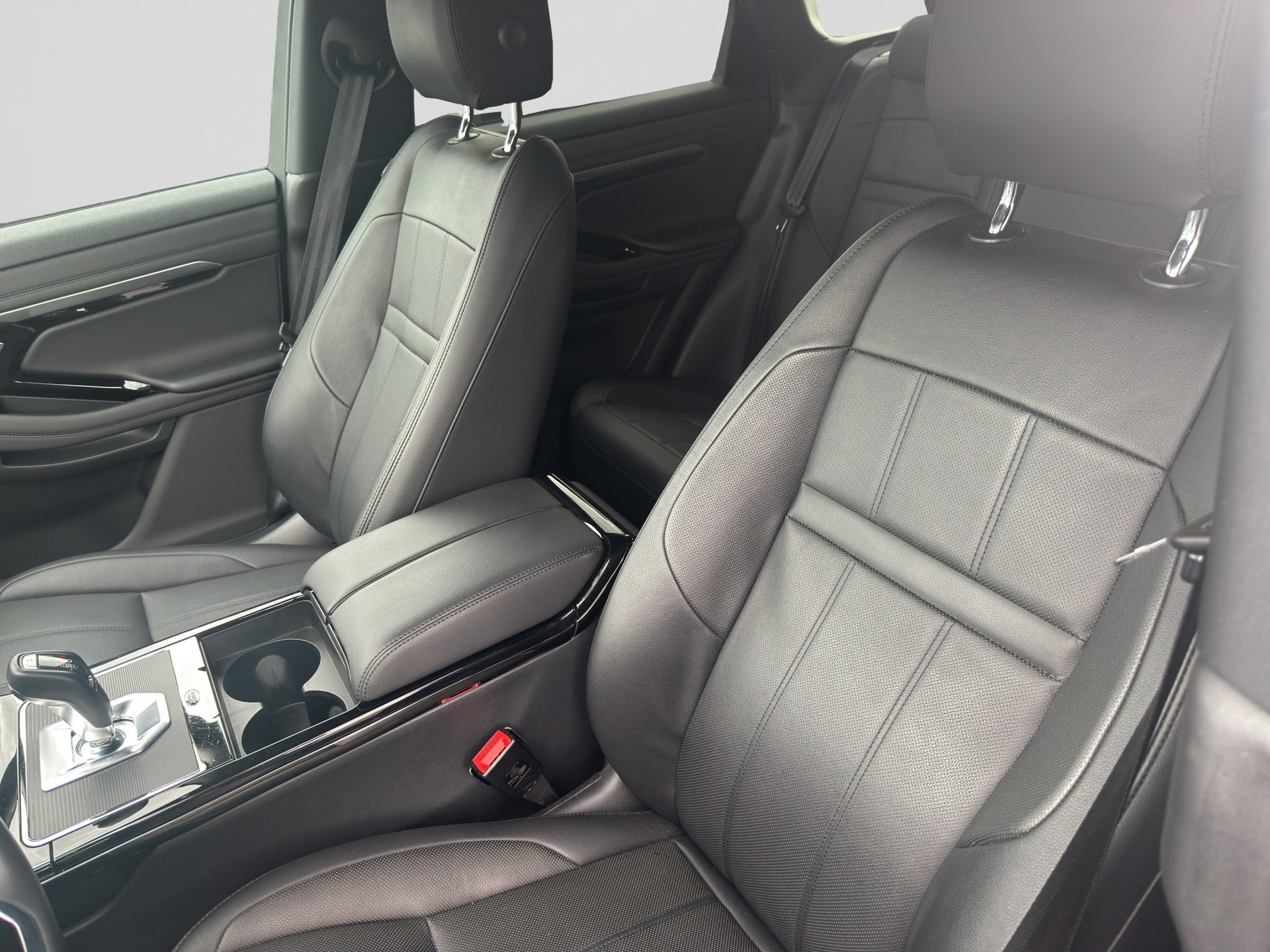 LAND ROVER RANGE ROVER EVOQUE D165 R-DYNAMIC SE AWD Automat-image-5