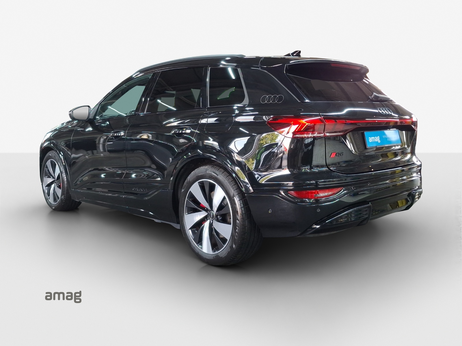 AUDI Q6 e-tron quattro-image-3