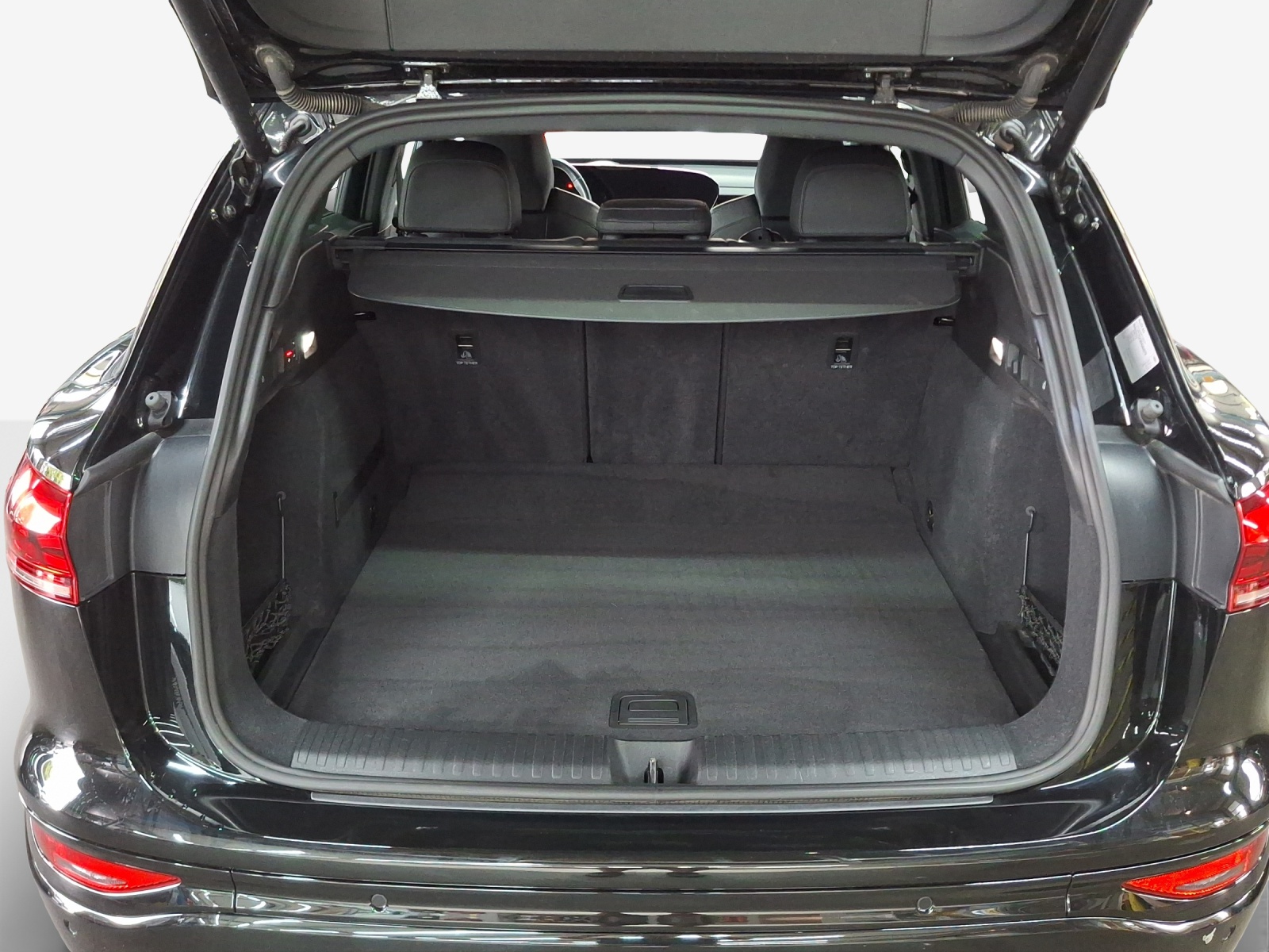 AUDI Q6 e-tron quattro-image-13