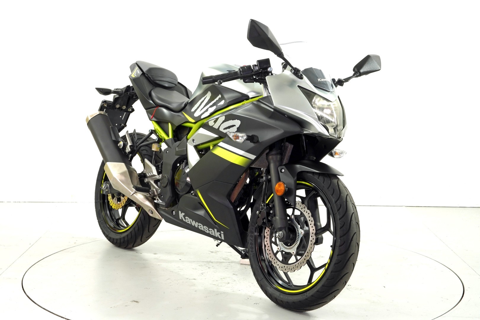 KAWASAKI Ninja 125 ABS-showroom-element-1