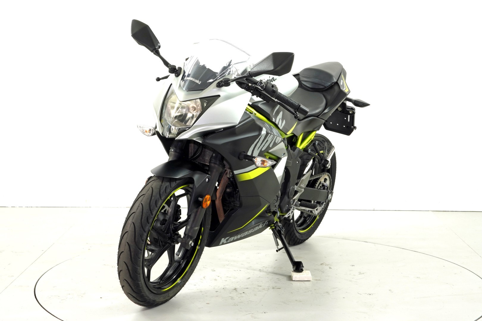 KAWASAKI Ninja 125 ABS-showroom-element-2