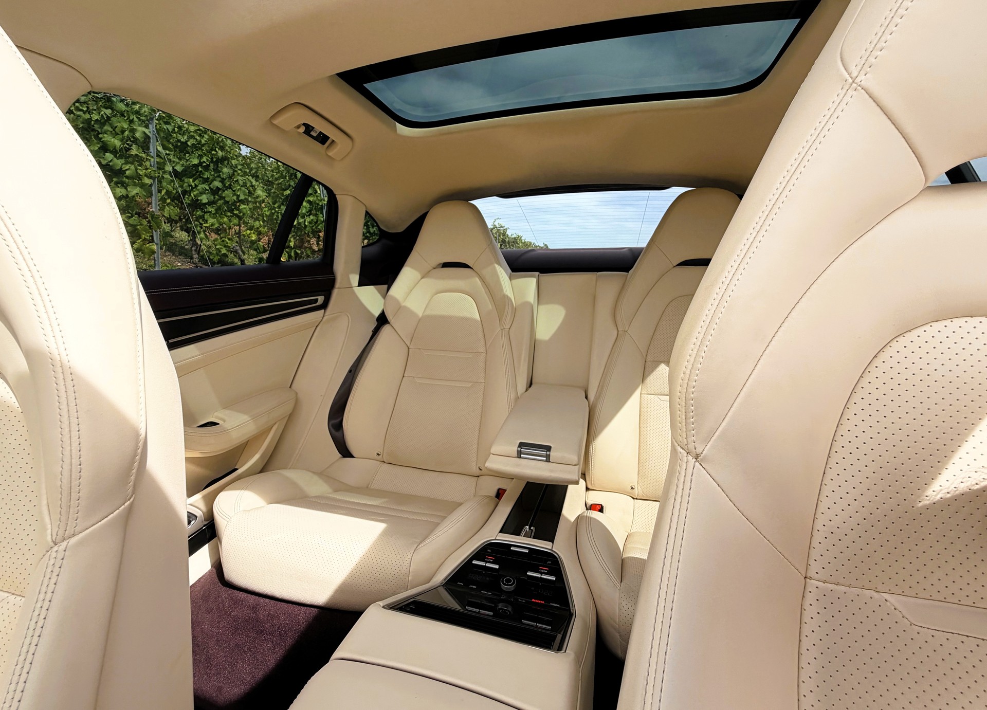 PORSCHE Panamera Turbo PDK-image-27