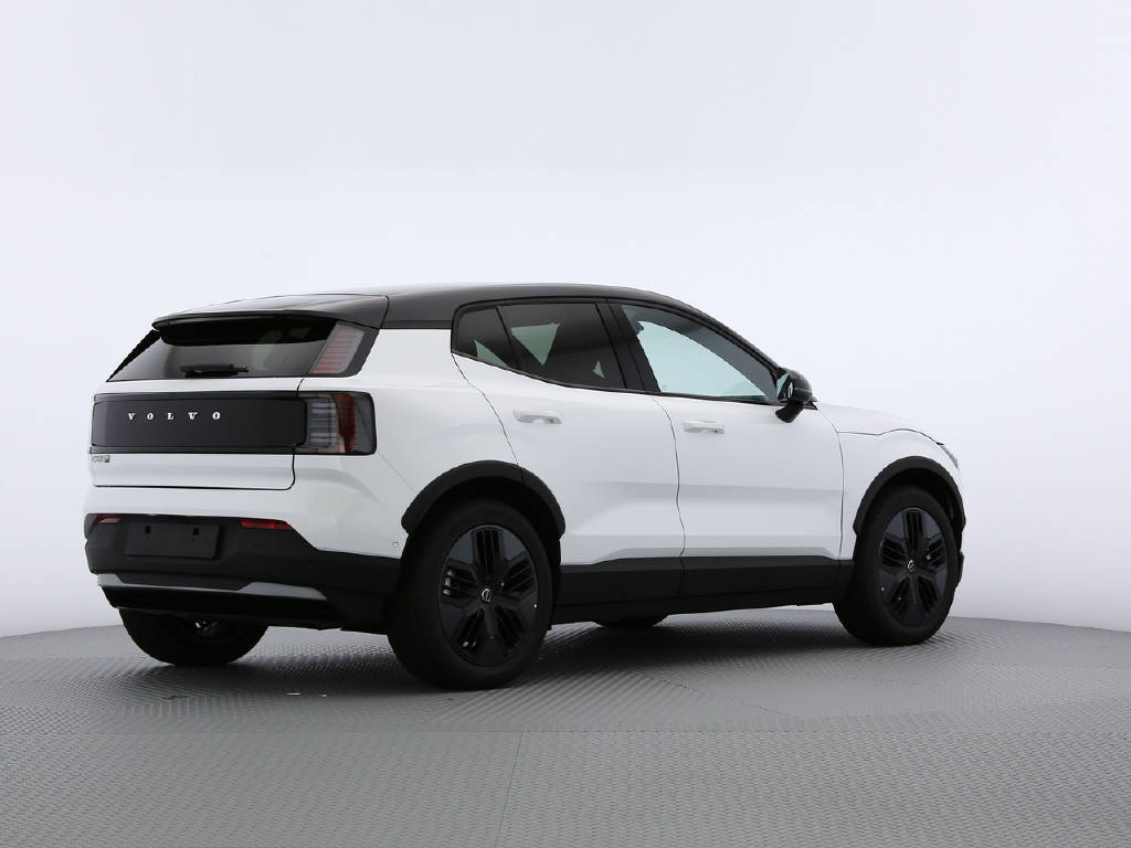 VOLVO EX 30 Cross Country P8 Ultra AWD-image-13