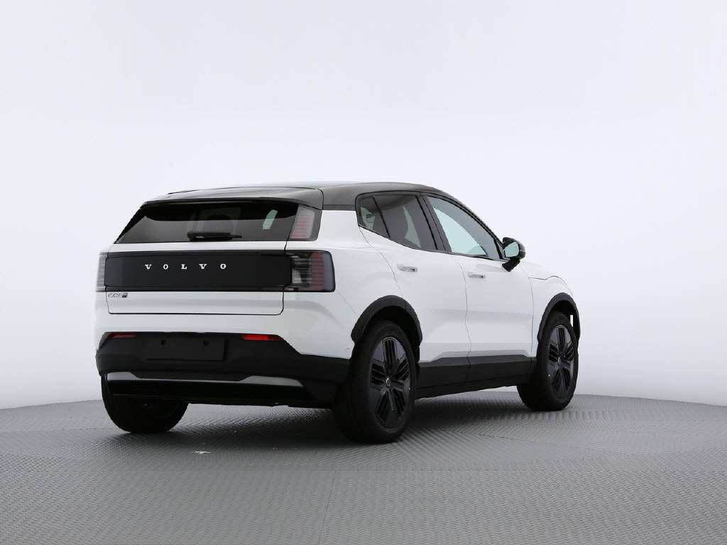VOLVO EX 30 Cross Country P8 Ultra AWD-image-12
