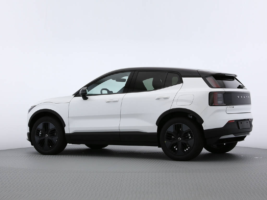 VOLVO EX 30 Cross Country P8 Ultra AWD-image-16