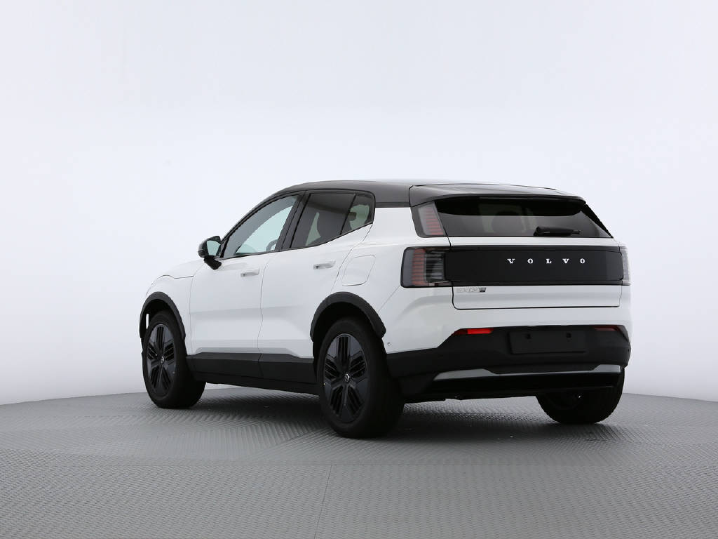 VOLVO EX 30 Cross Country P8 Ultra AWD-image-8