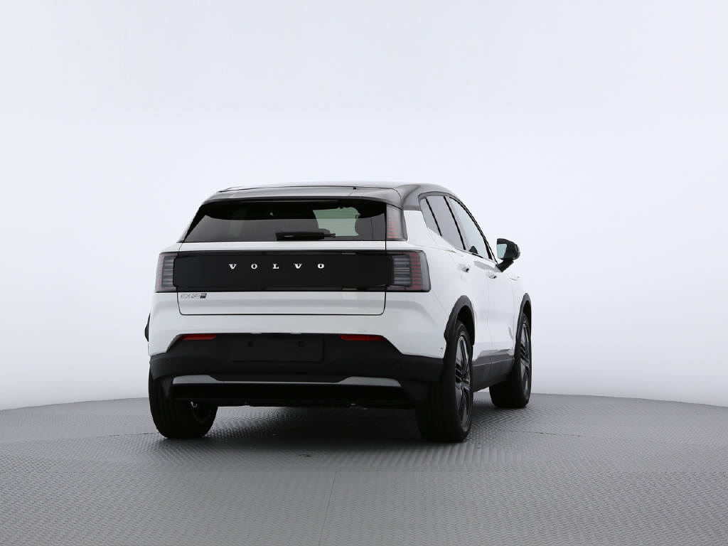 VOLVO EX 30 Cross Country P8 Ultra AWD-image-11