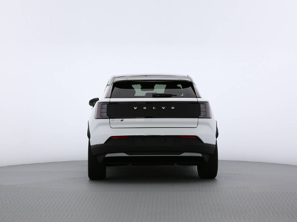 VOLVO EX 30 Cross Country P8 Ultra AWD-image-10