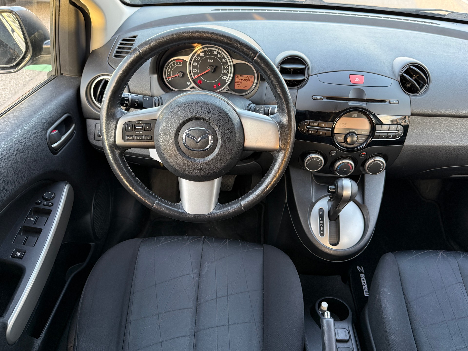 MAZDA 2 1.5i 16V Exclusive Automatic-image-19