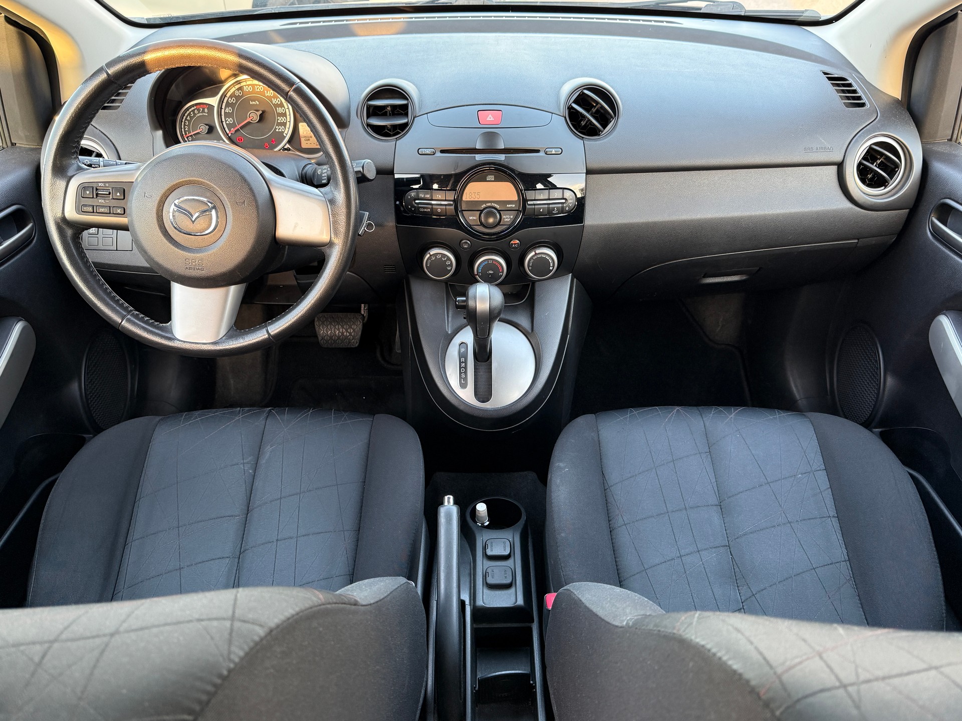 MAZDA 2 1.5i 16V Exclusive Automatic-image-18
