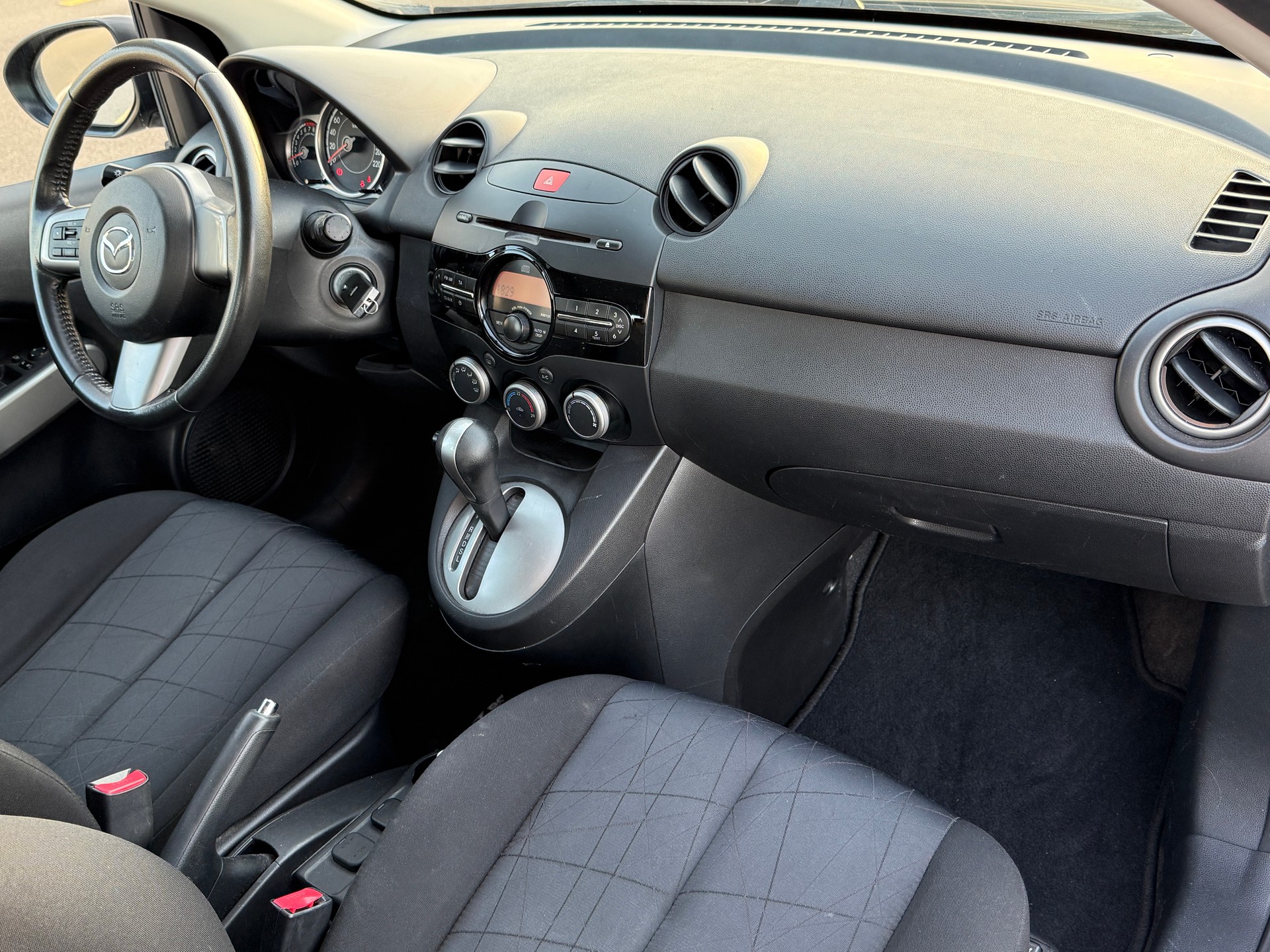 MAZDA 2 1.5i 16V Exclusive Automatic-image-15
