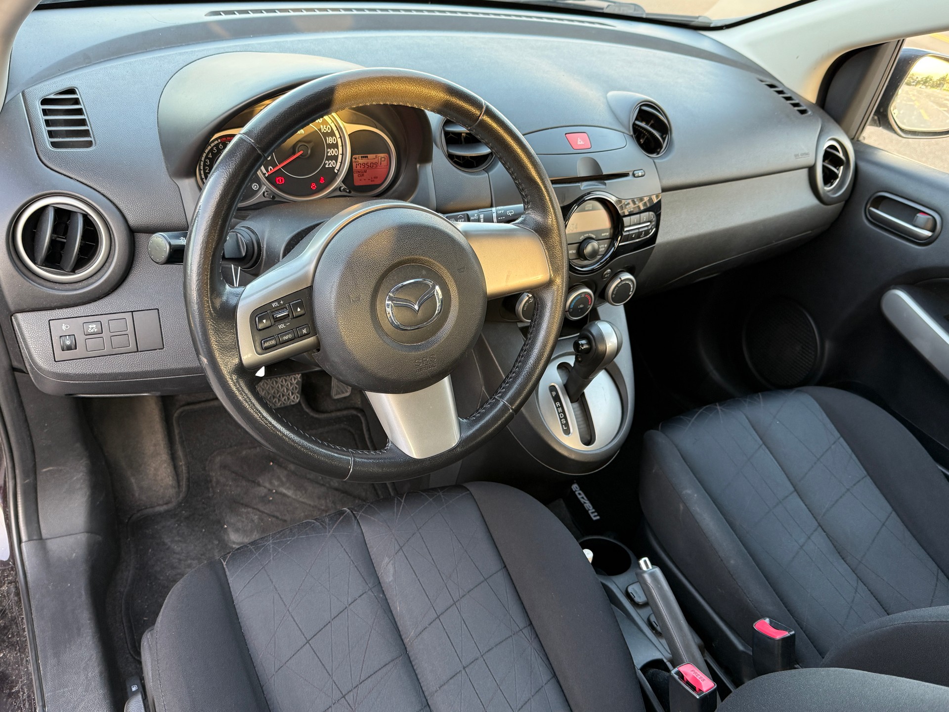 MAZDA 2 1.5i 16V Exclusive Automatic-image-16