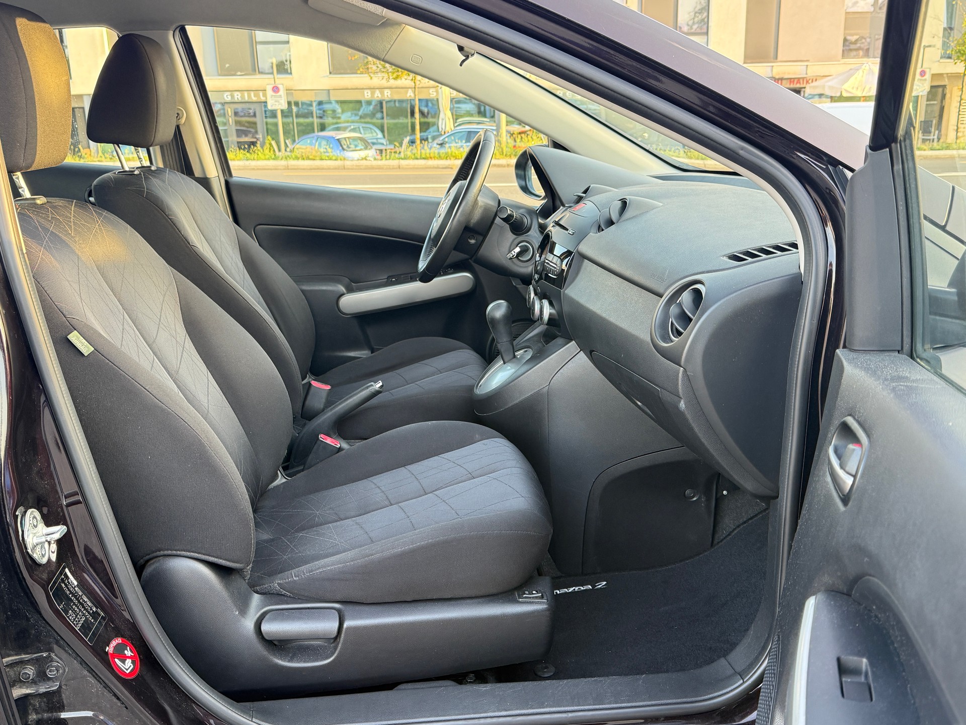MAZDA 2 1.5i 16V Exclusive Automatic-image-24