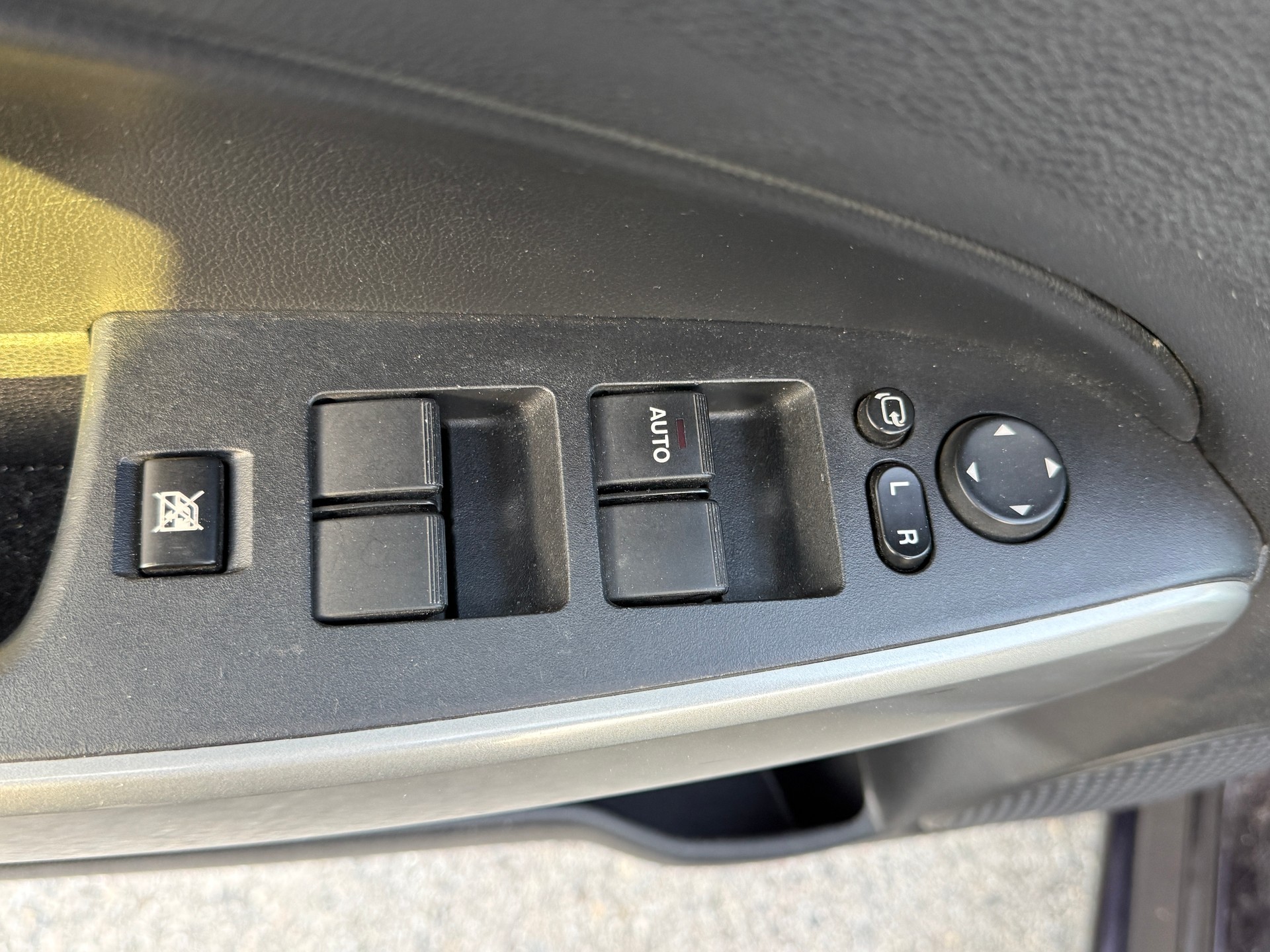 MAZDA 2 1.5i 16V Exclusive Automatic-image-23