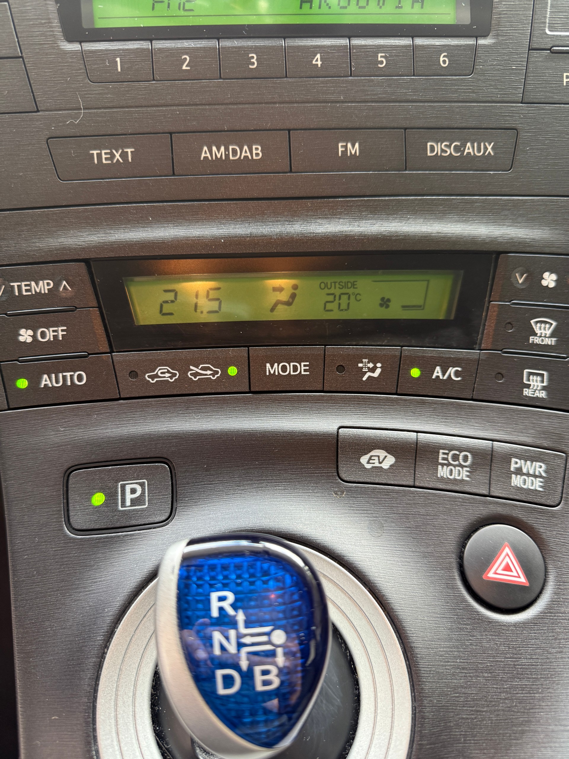 TOYOTA PRIUS-image-3