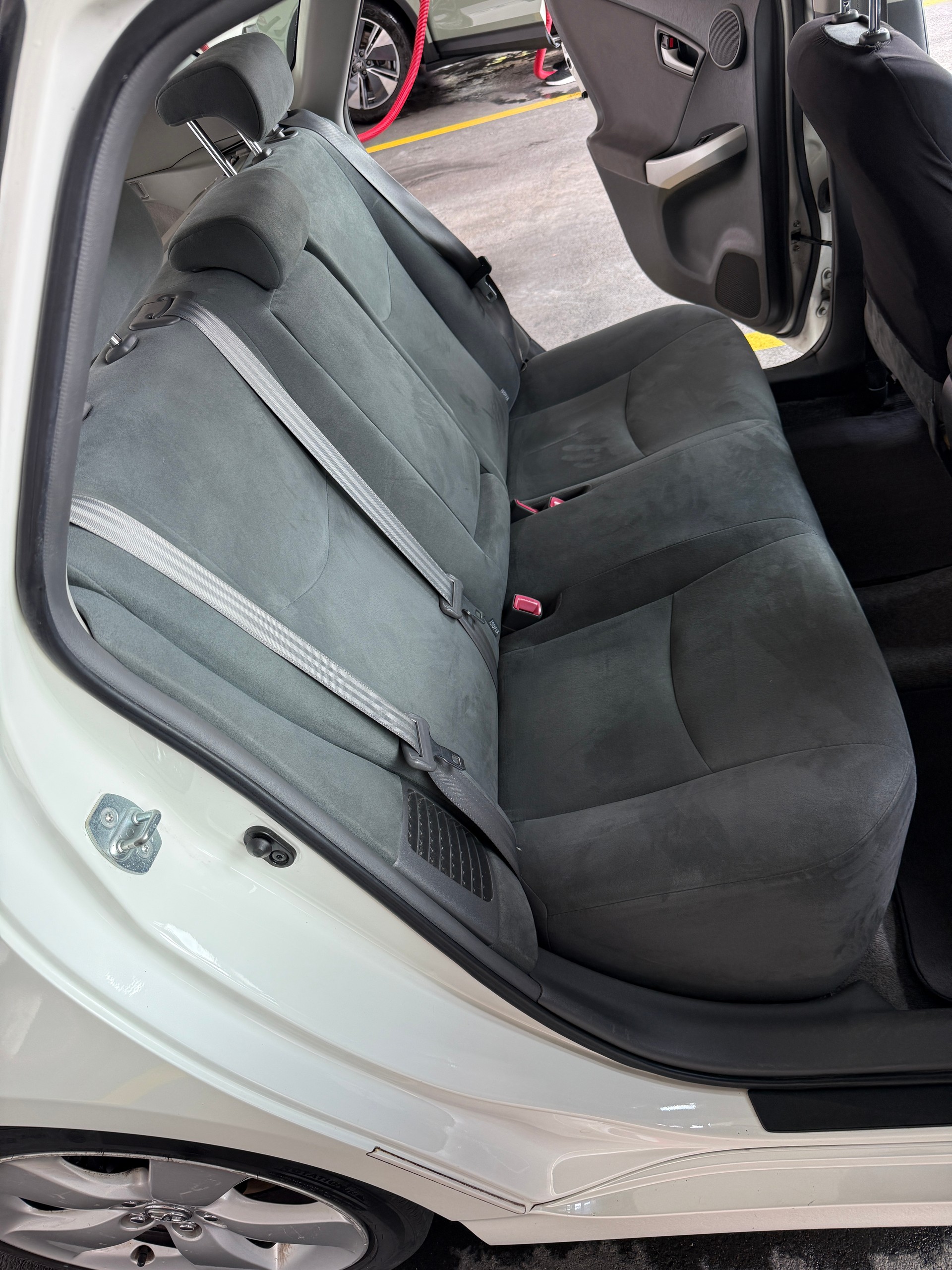 TOYOTA PRIUS-image-2