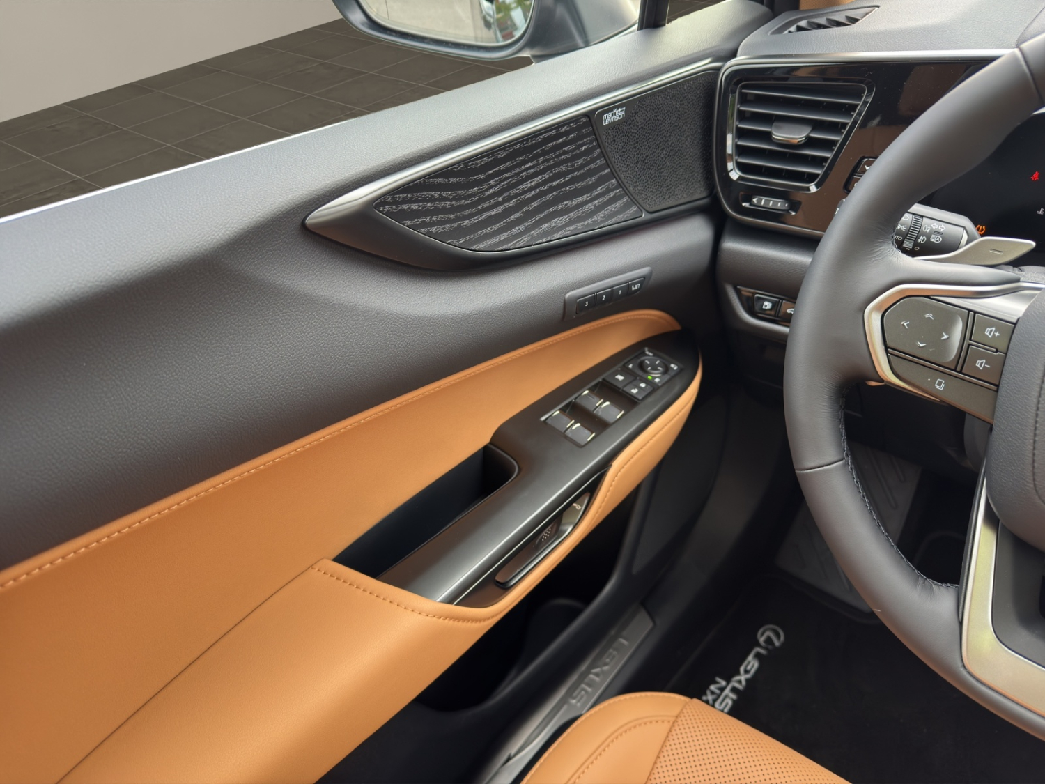 LEXUS NX 350h Excellence-image-10