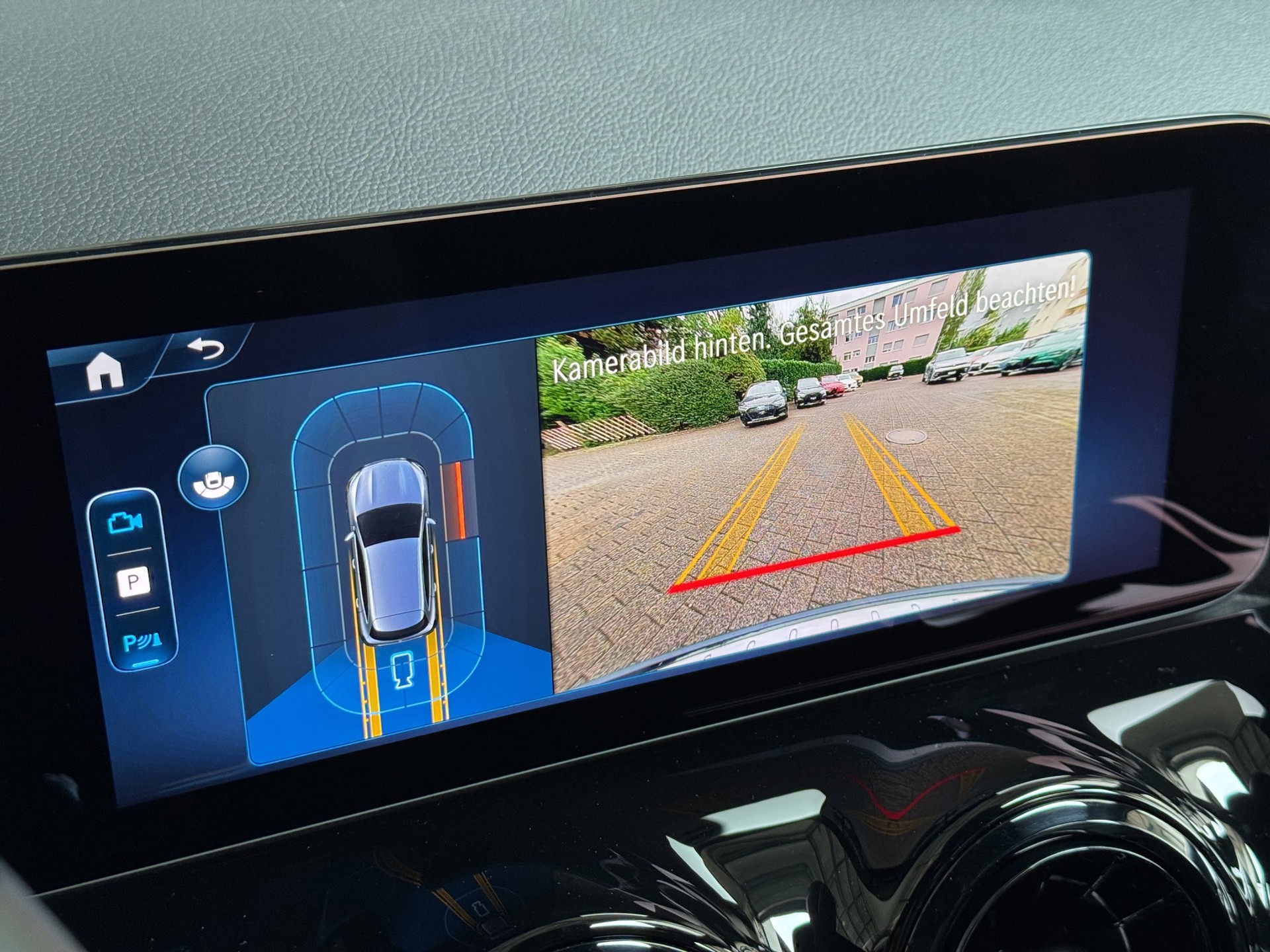 MERCEDES-BENZ GLA 200 7G-DCT "Navi-RF.-Kamera-Digital Cockpit"-image-14