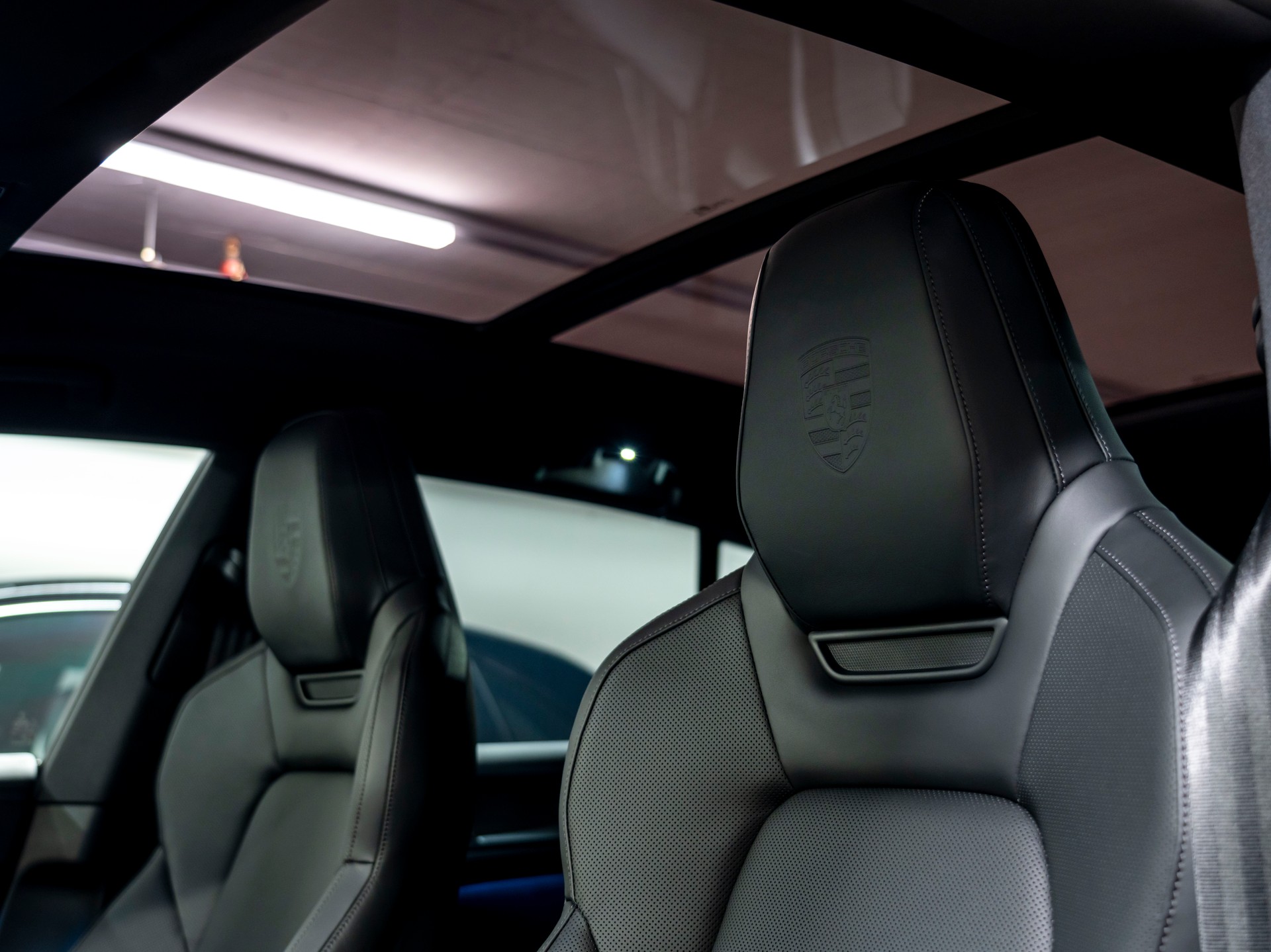 PORSCHE Cayenne Electric 113 kWh-image-16