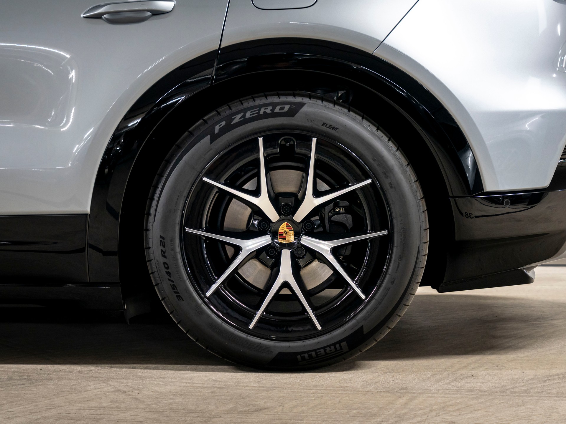 PORSCHE Cayenne Electric 113 kWh-image-8