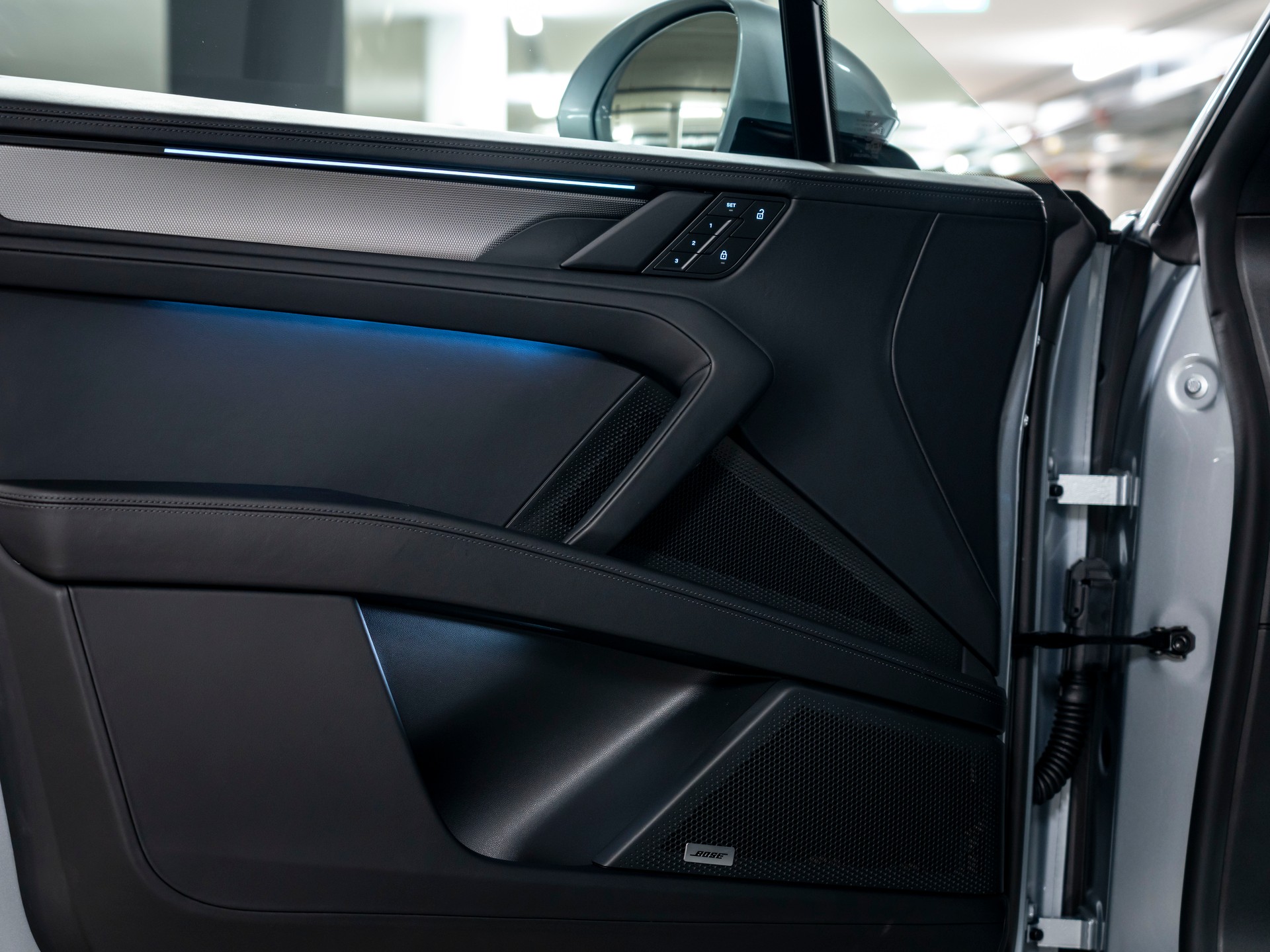 PORSCHE Cayenne Electric 113 kWh-image-21