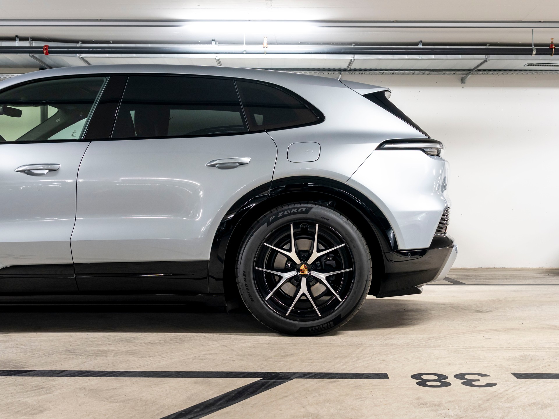 PORSCHE Cayenne Electric 113 kWh-image-6
