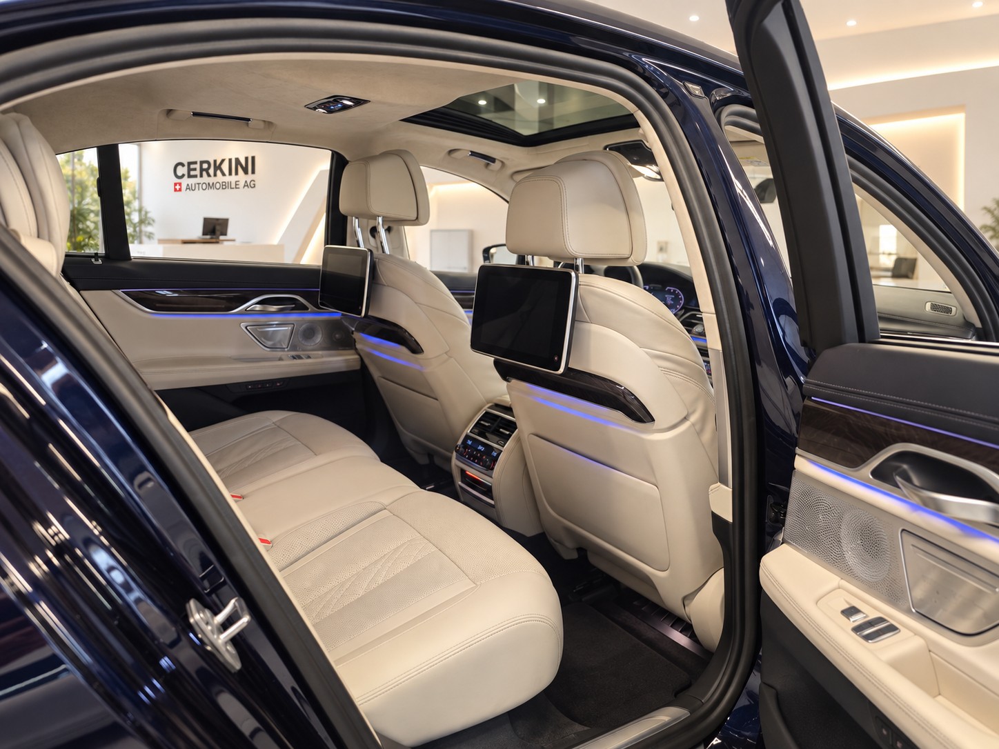 BMW 750i xDrive Steptronic-image-8