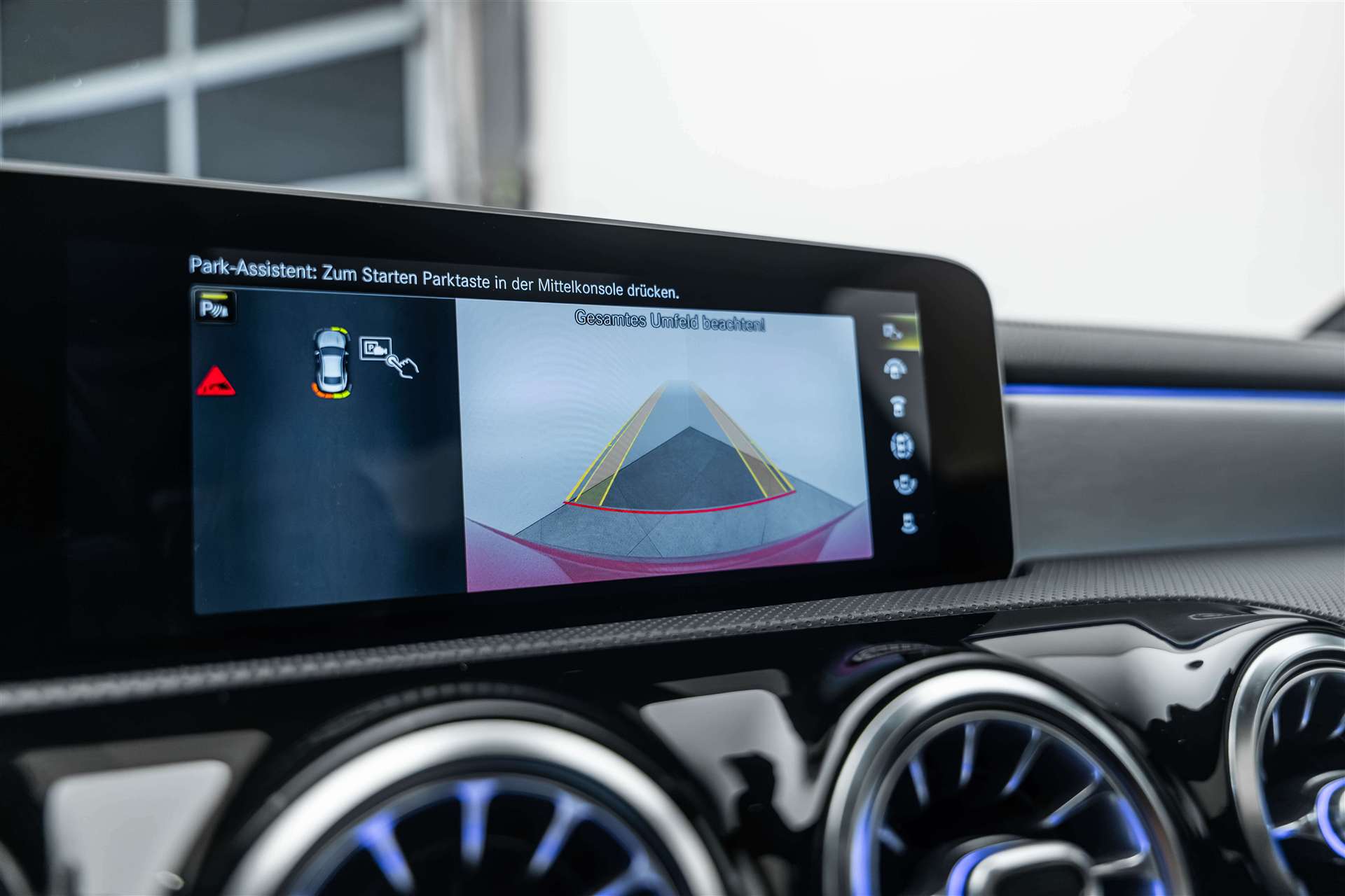 MERCEDES-BENZ CLA 200 d AMG Line 8G-DCT-image-20