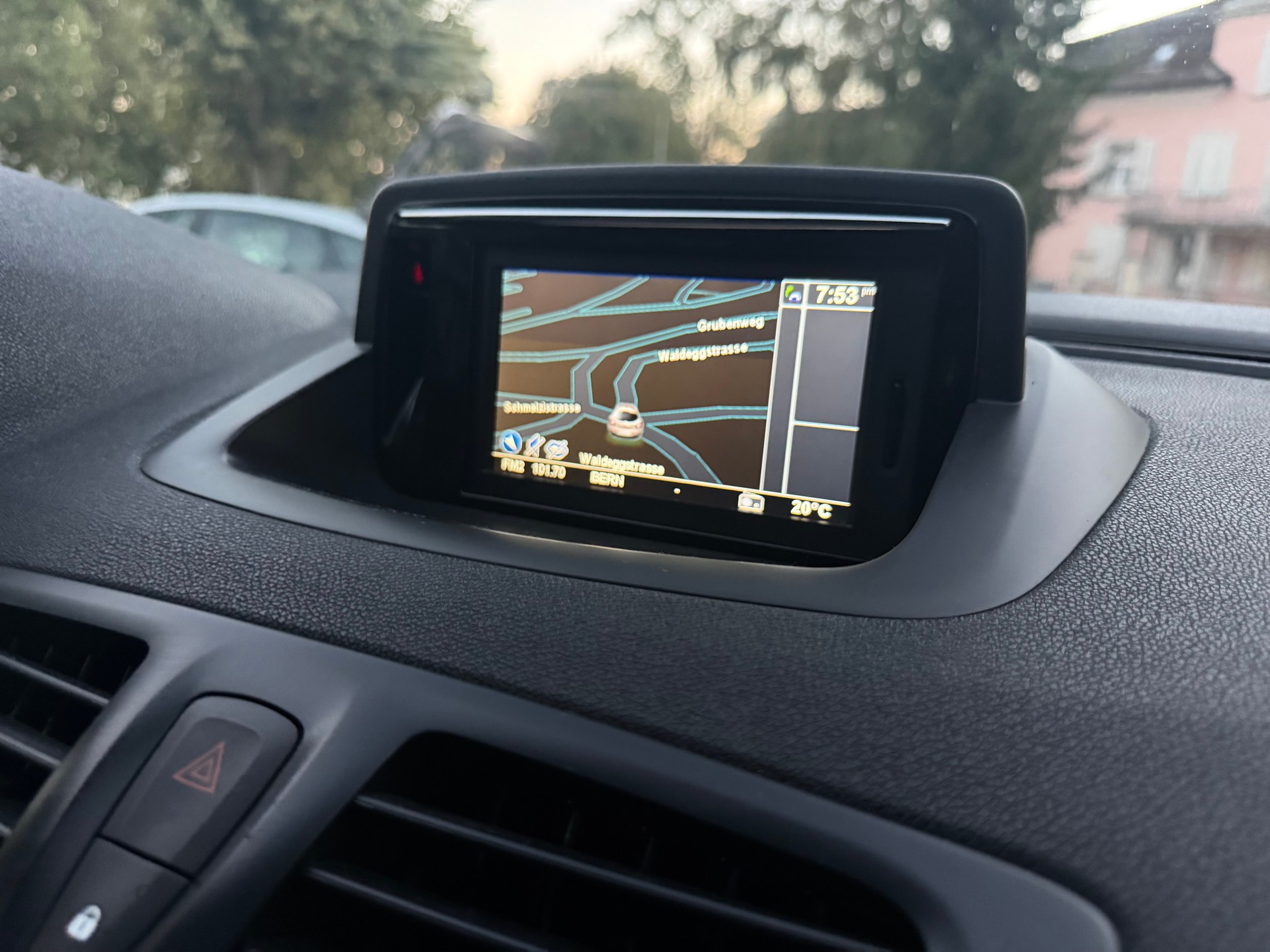 RENAULT Mégane Grandtour 1.5 dCi Swiss Edition EDC-image-13