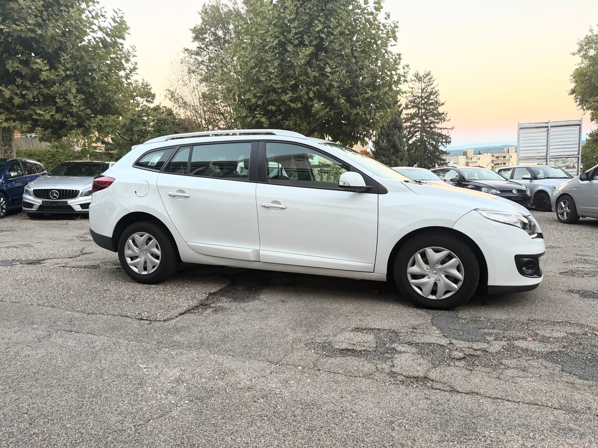 RENAULT Mégane Grandtour 1.5 dCi Swiss Edition EDC-image-3