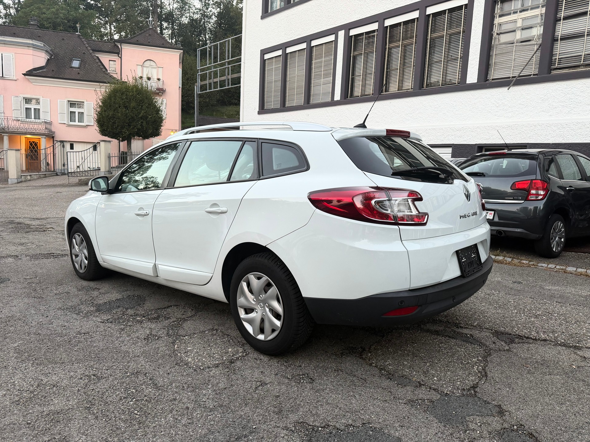 RENAULT Mégane Grandtour 1.5 dCi Swiss Edition EDC-image-6