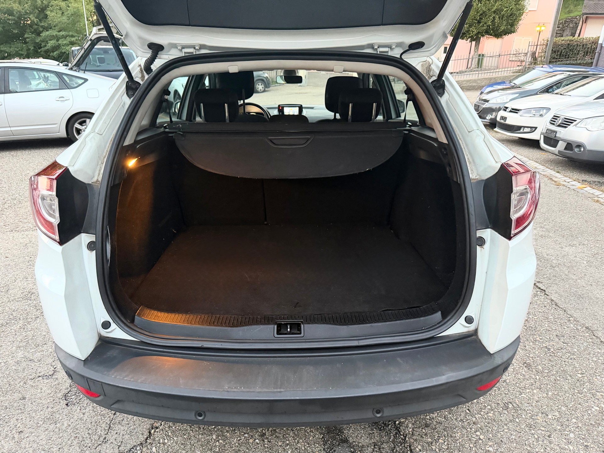 RENAULT Mégane Grandtour 1.5 dCi Swiss Edition EDC-image-15