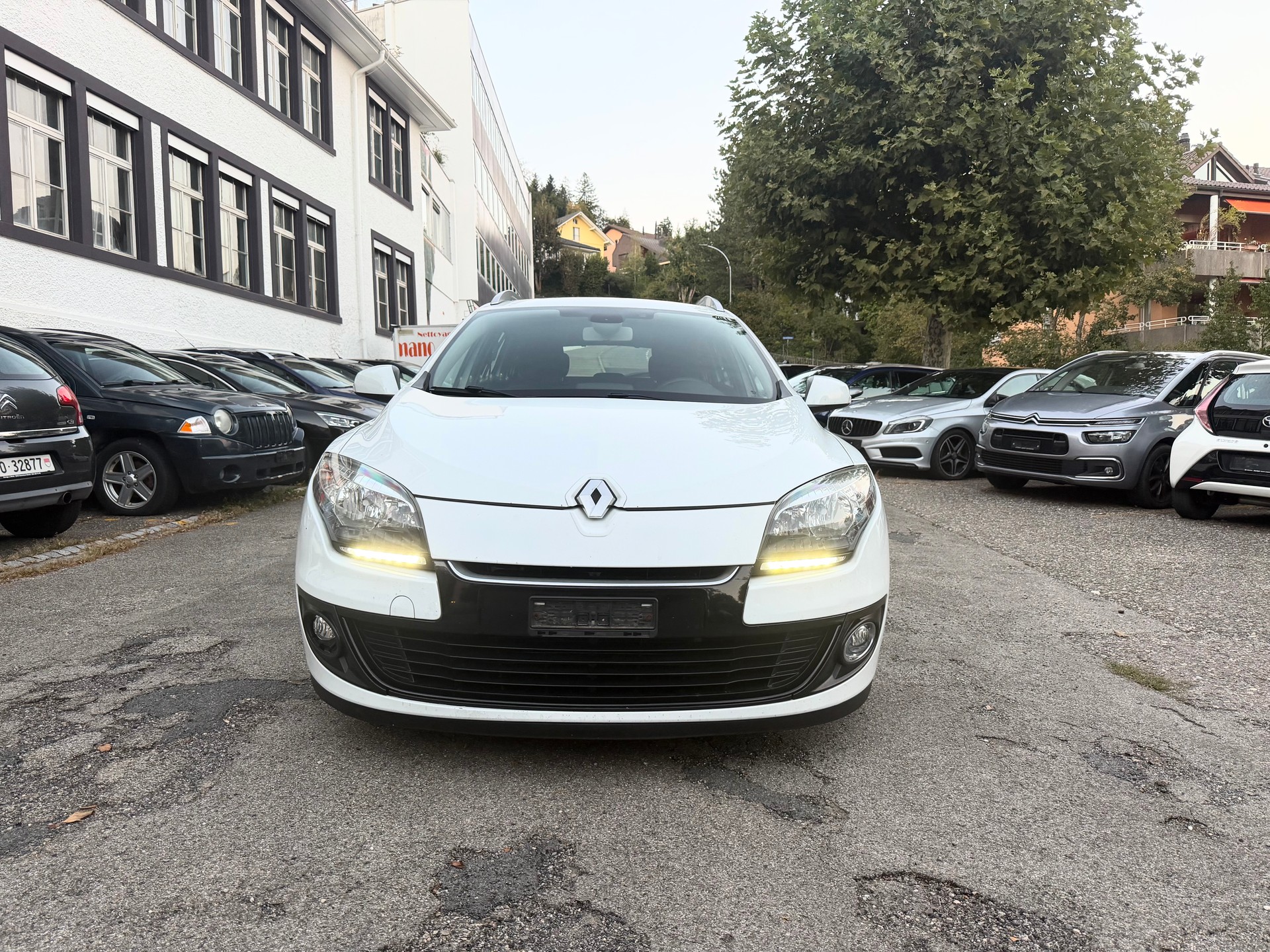 RENAULT Mégane Grandtour 1.5 dCi Swiss Edition EDC-image-1