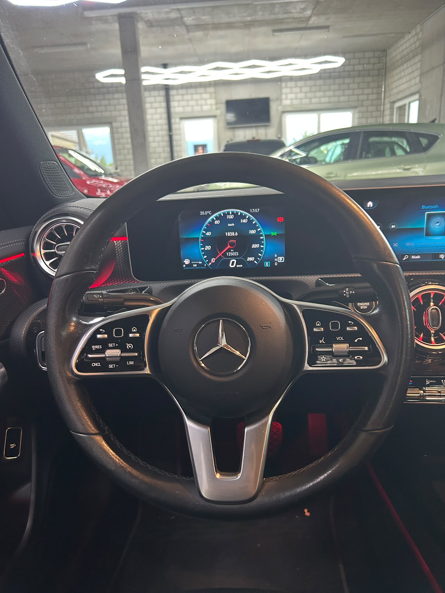 MERCEDES-BENZ CLA 200 Progressive 7G-DCT-image-7